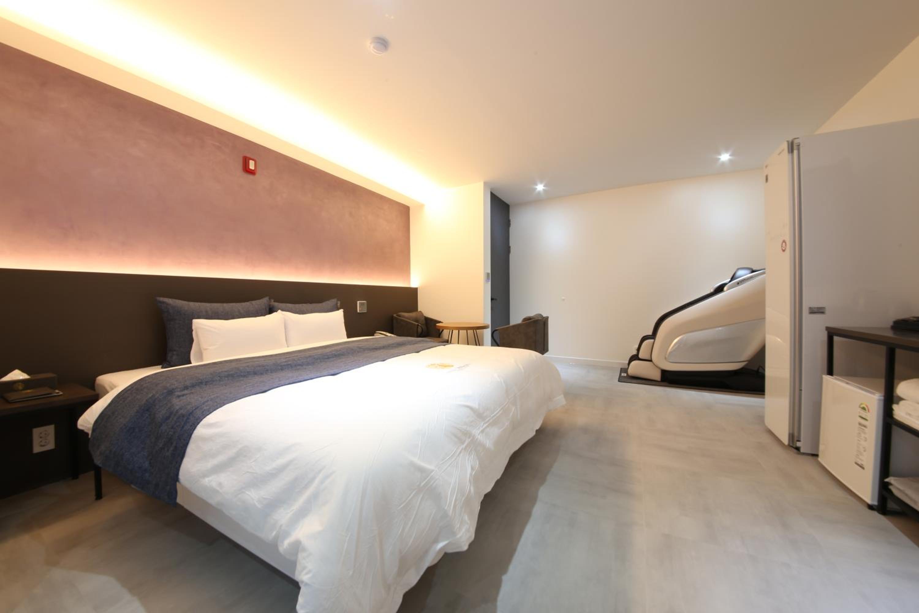 Queen Room - Photo 4