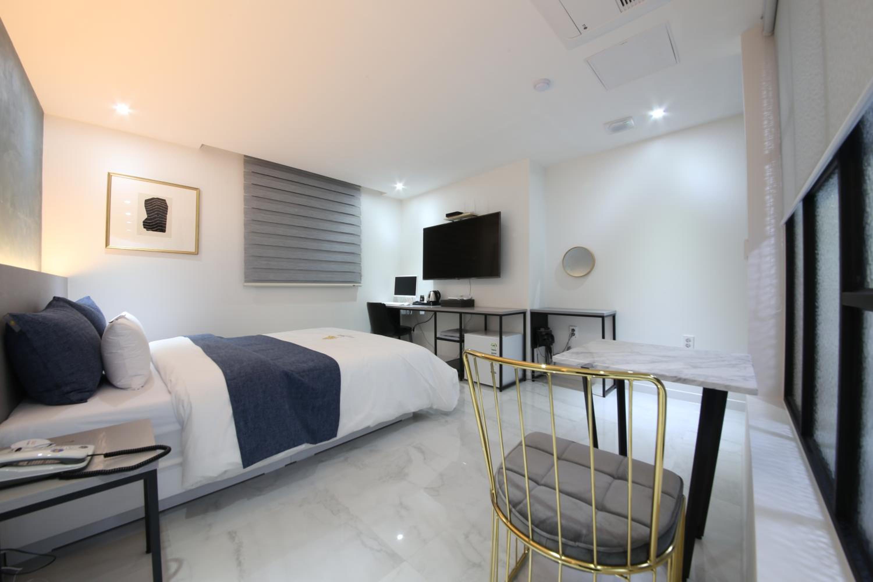 Deluxe Room - Photo 4