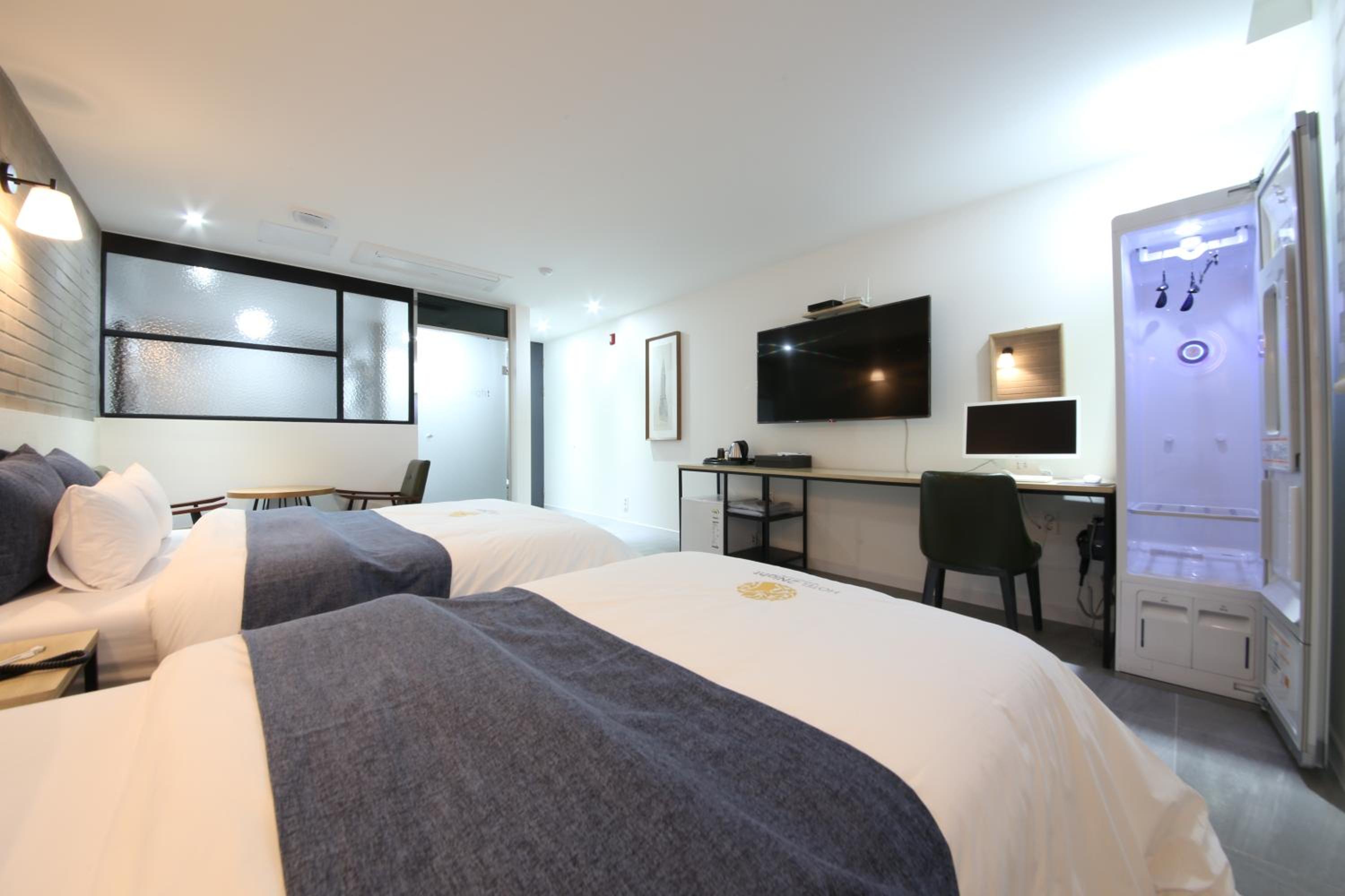 Deluxe Twin Room - Photo 7