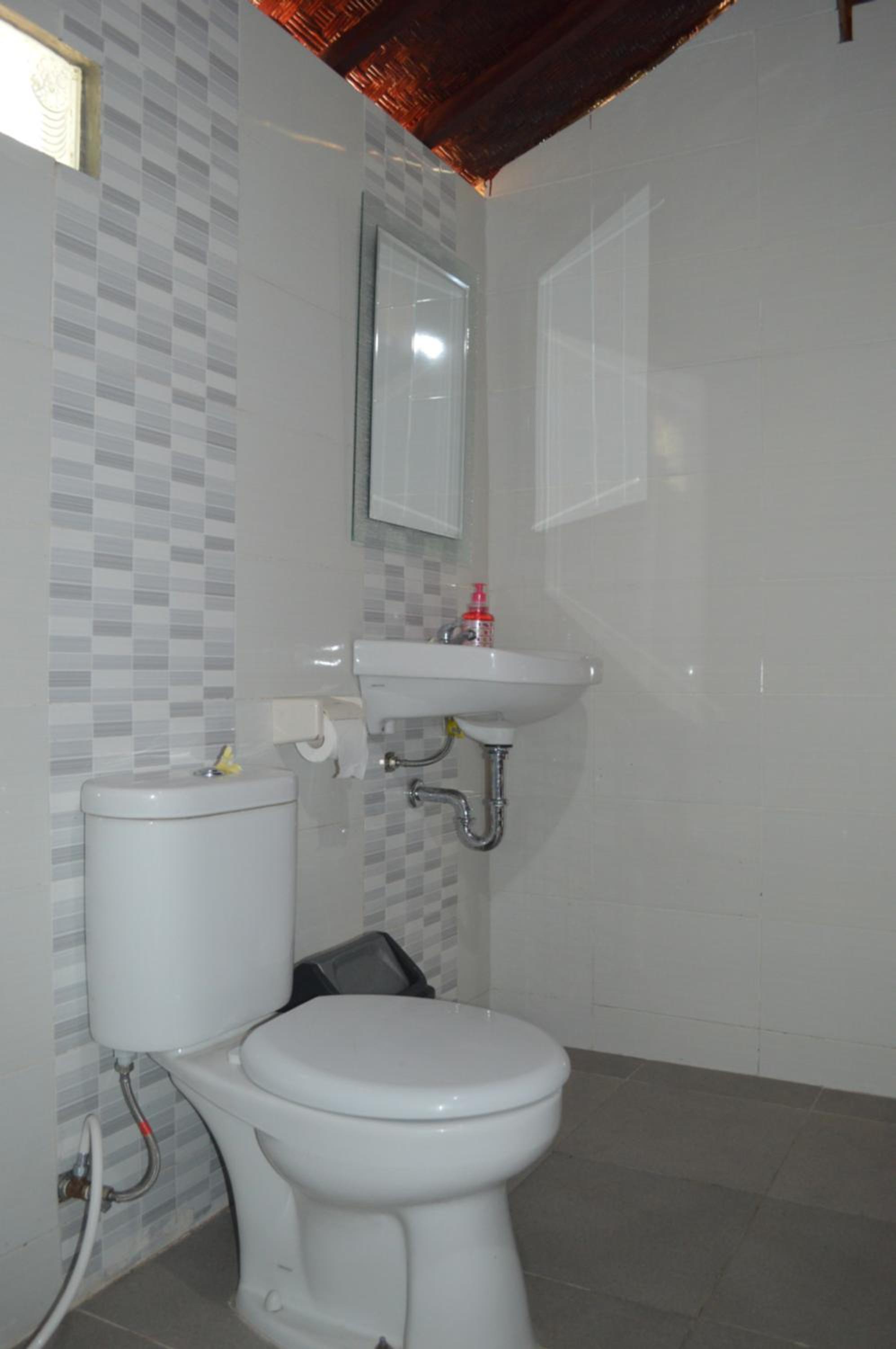 Deluxe Double Room (2 Adults + 1 Child) - Photo 3