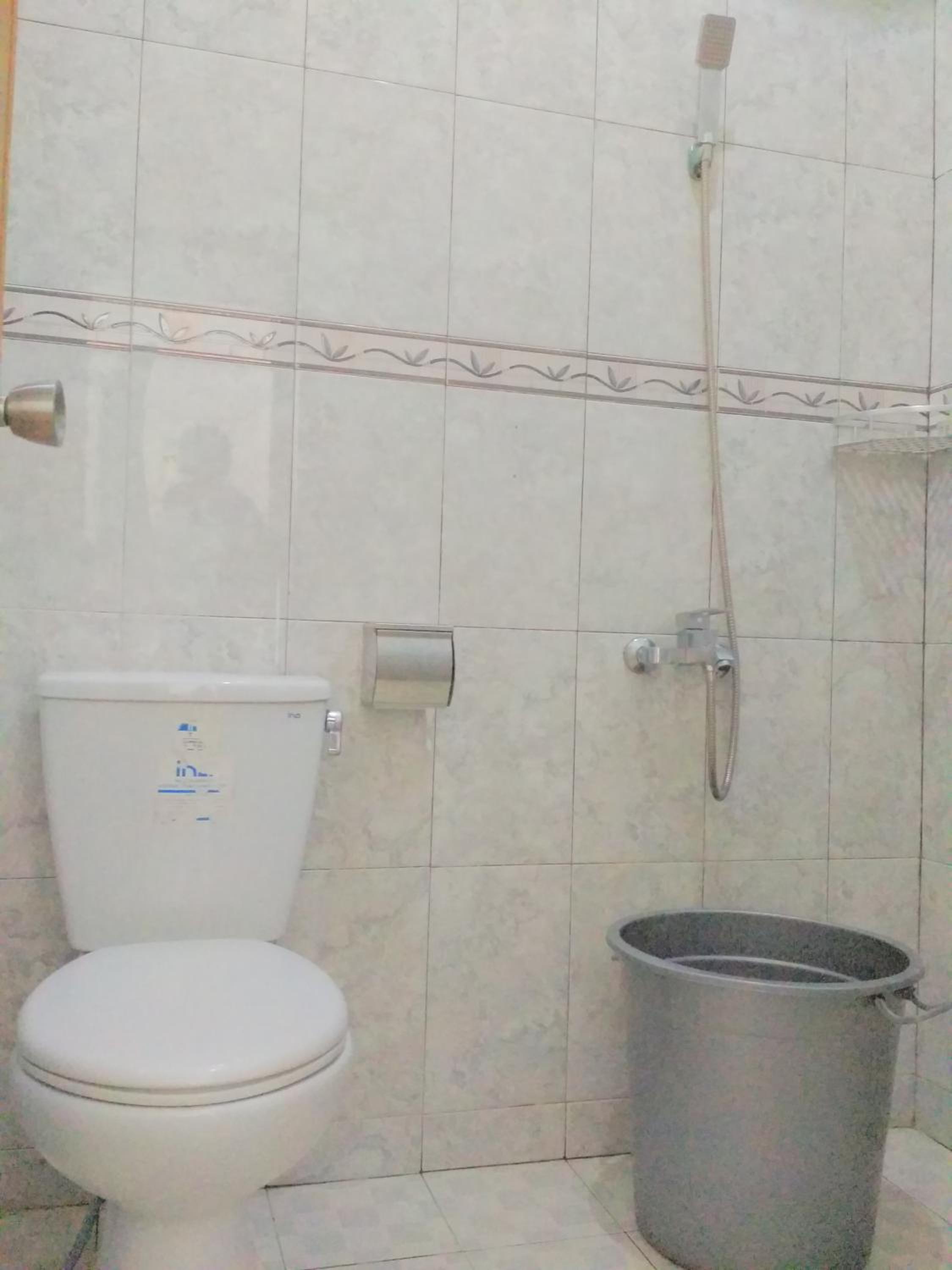 Twin Room with Private External Bathroom
