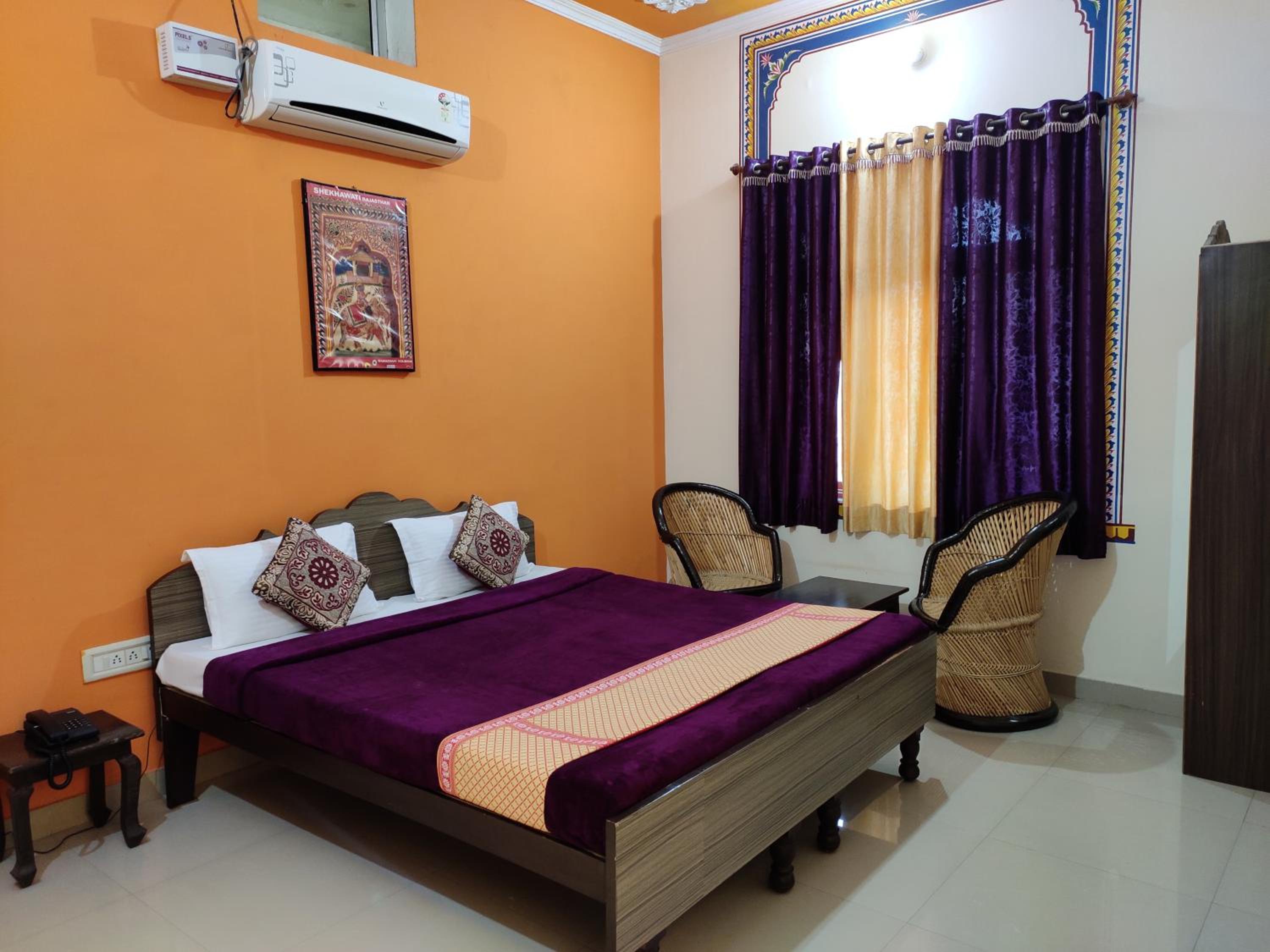 Budget Double Room photo 2