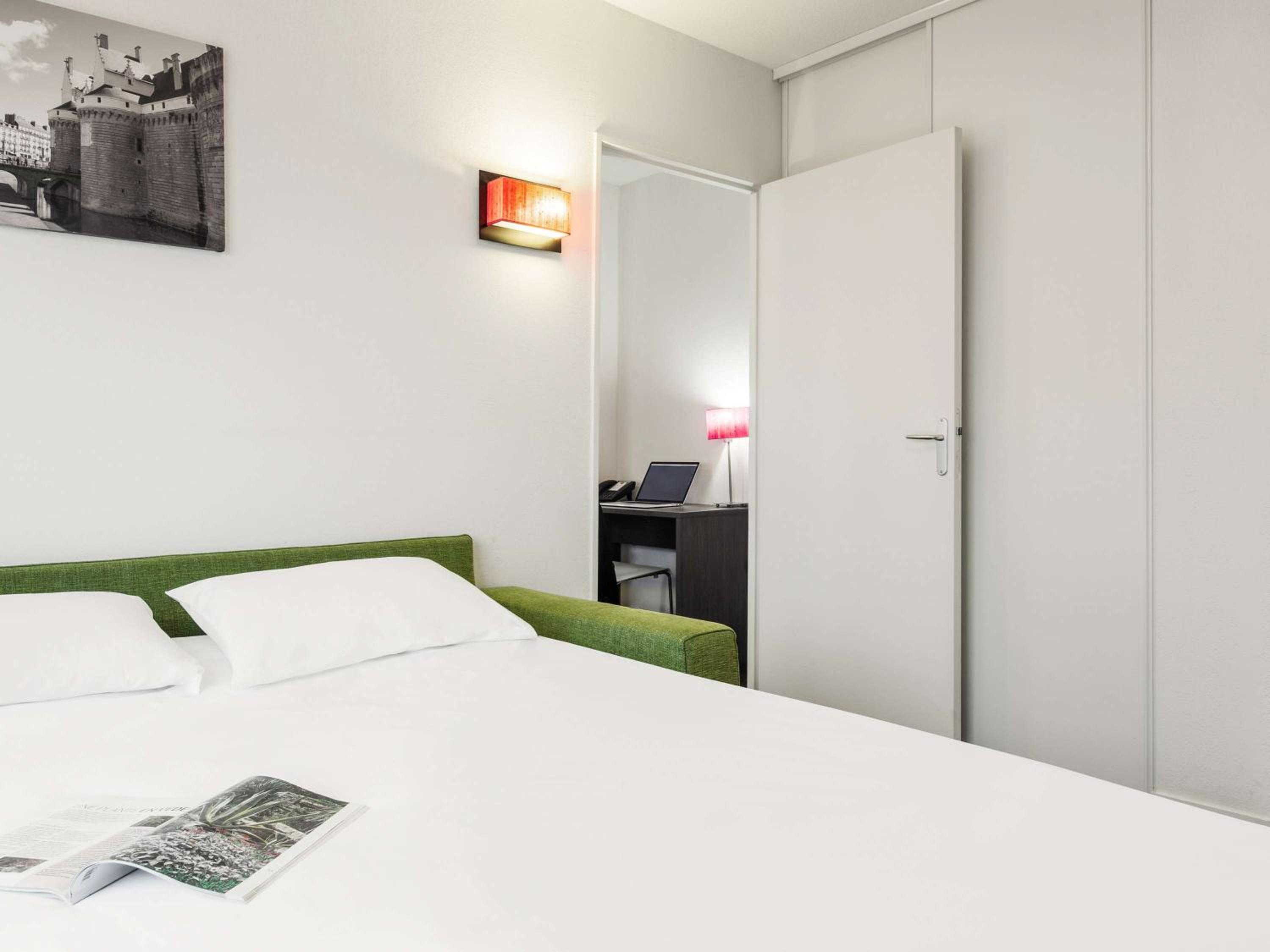 One-Bedroom Apartment (4 Adults) - Photo 5
