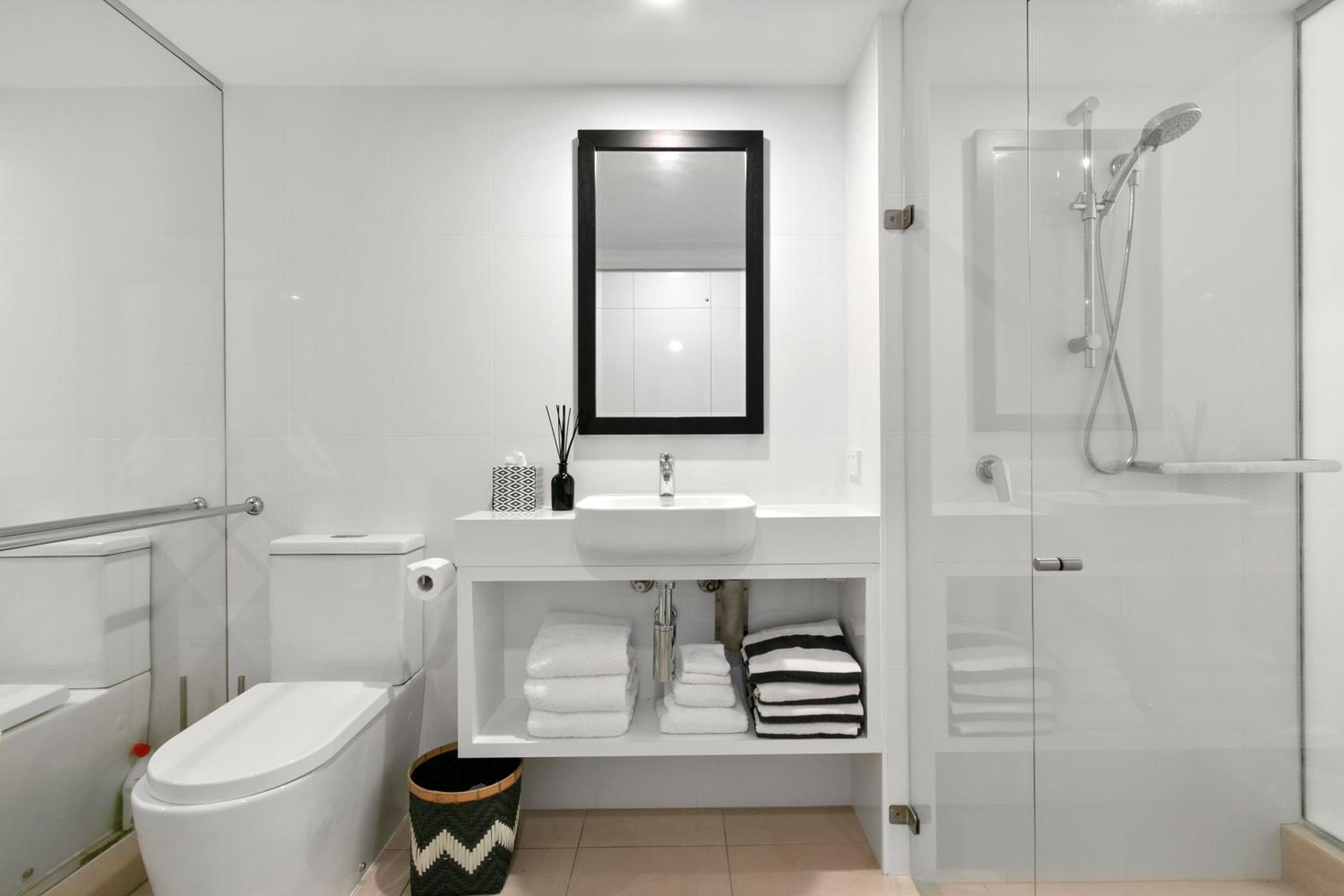 Serenity Poolview 3 Bedroom apartment – elevator access photo 2
