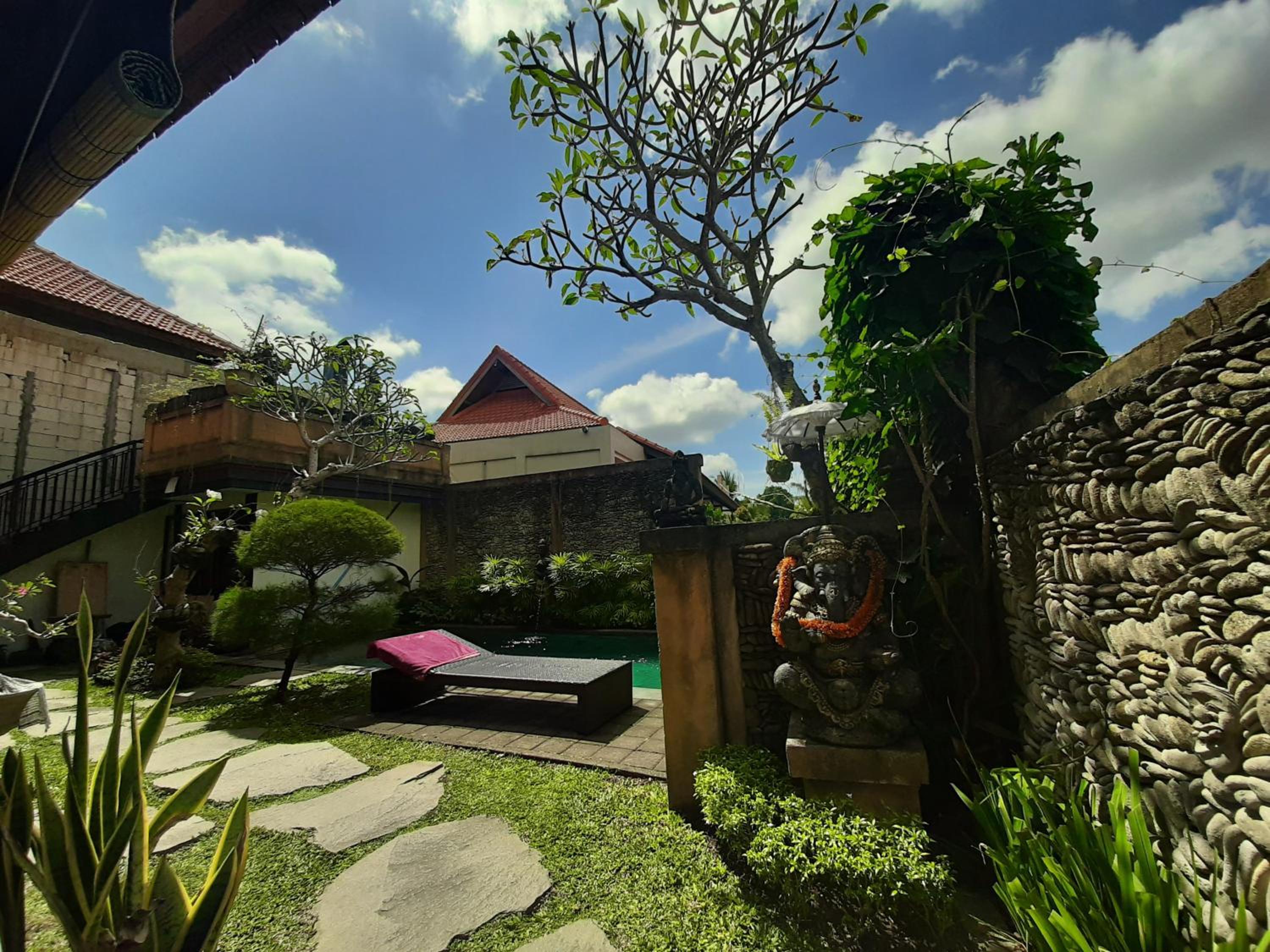 Twin Room with Pool View - Photo 23