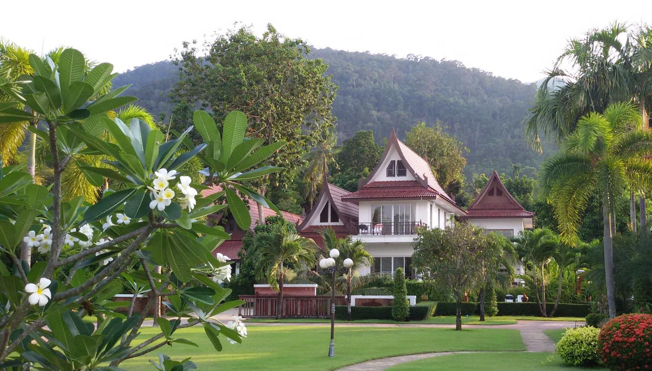 Villa - Photo 2