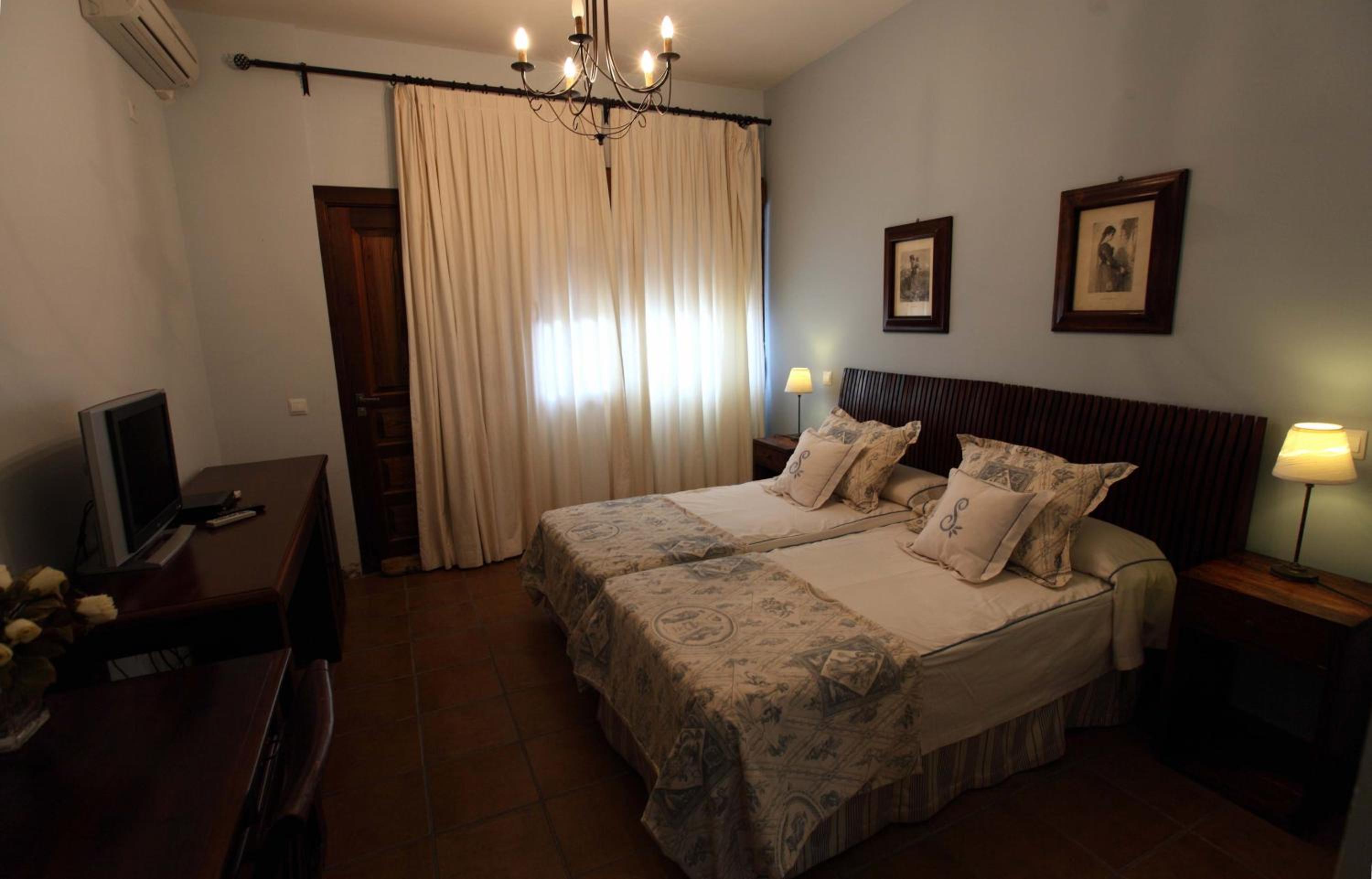 Habitación Doble Estándar o con Dos Camas Individuales.