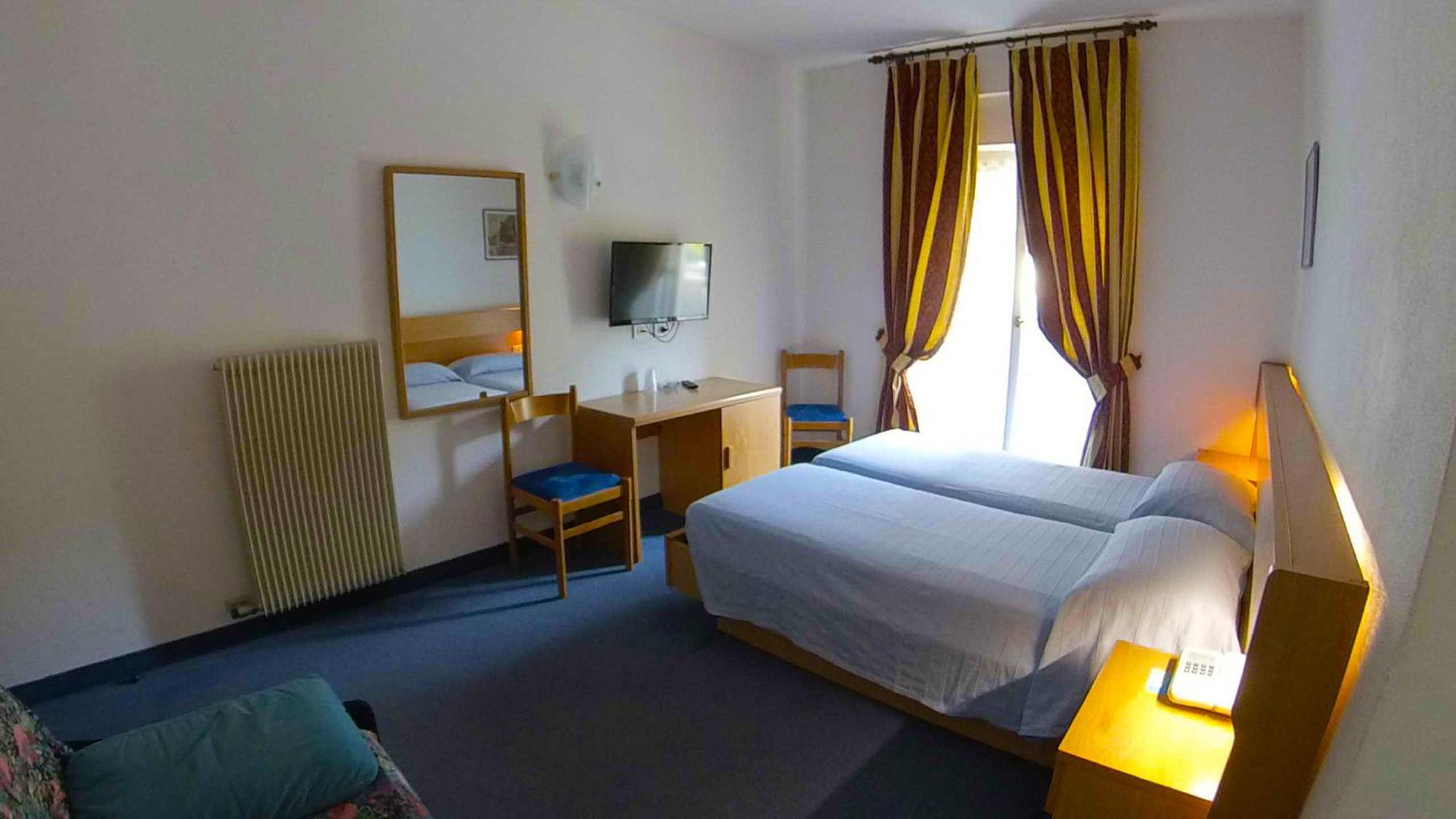 Junior Suite with Balcony photo 2