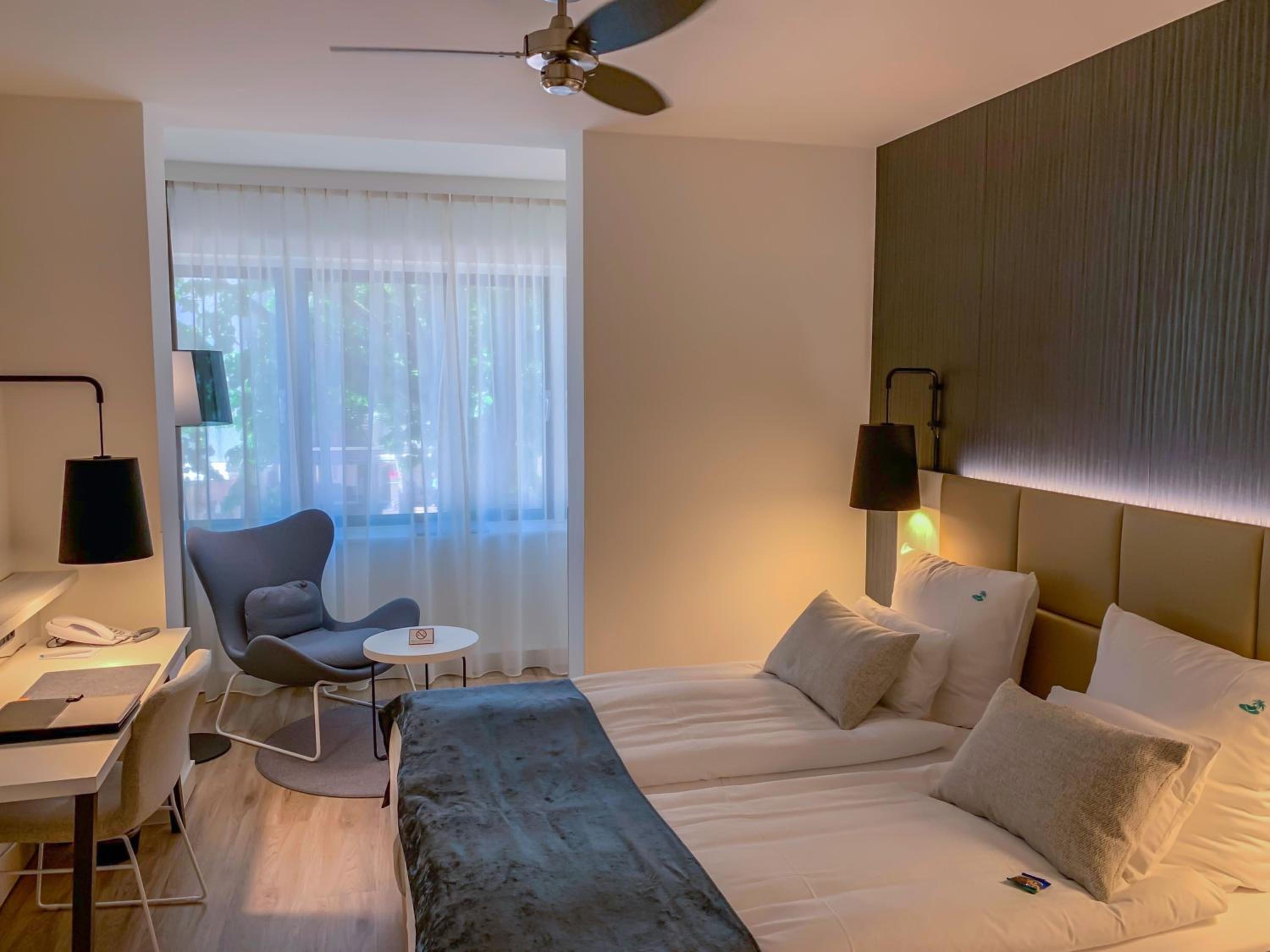 Business Double Room - Photo 4