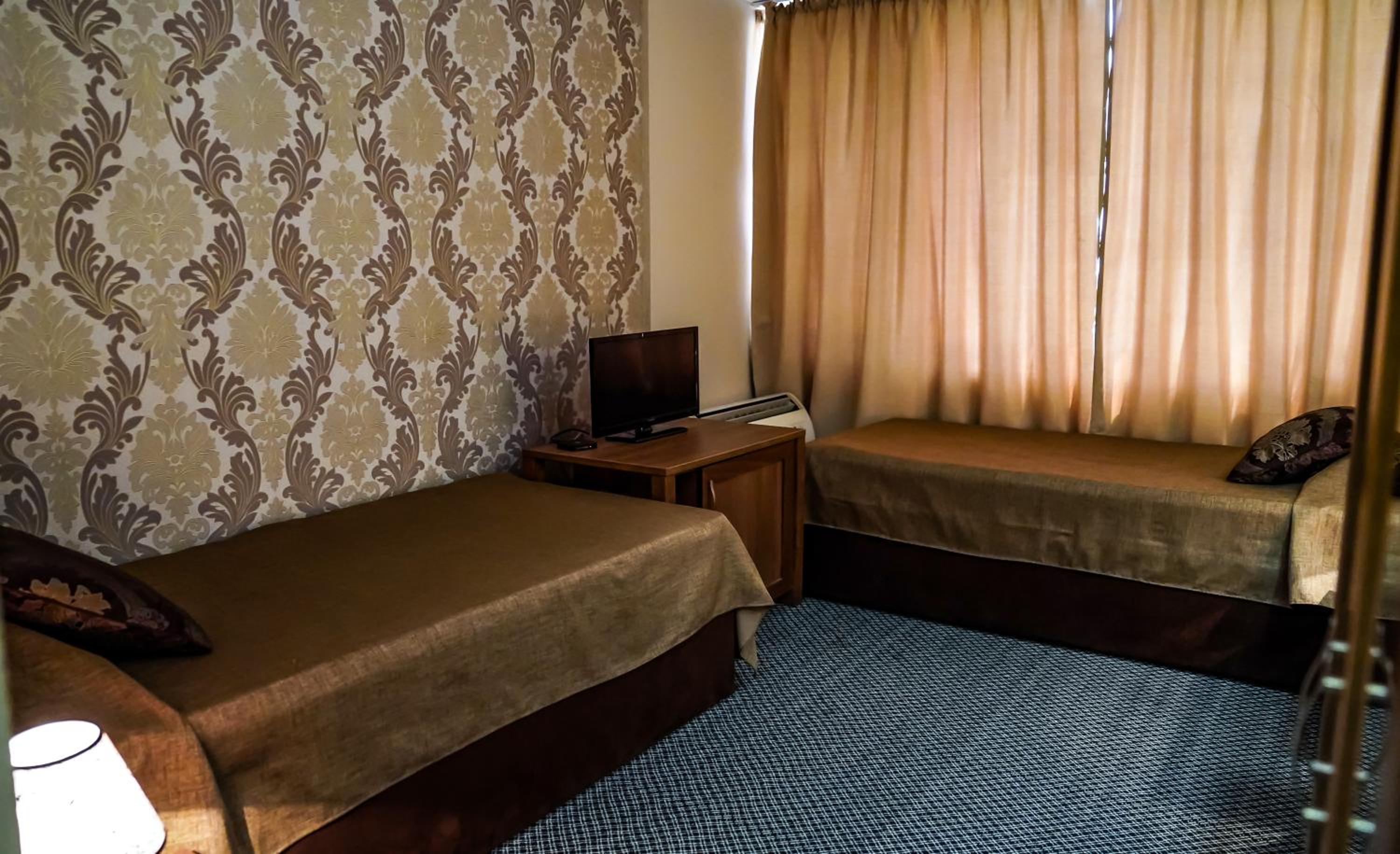 Double or Twin Room - Photo 5