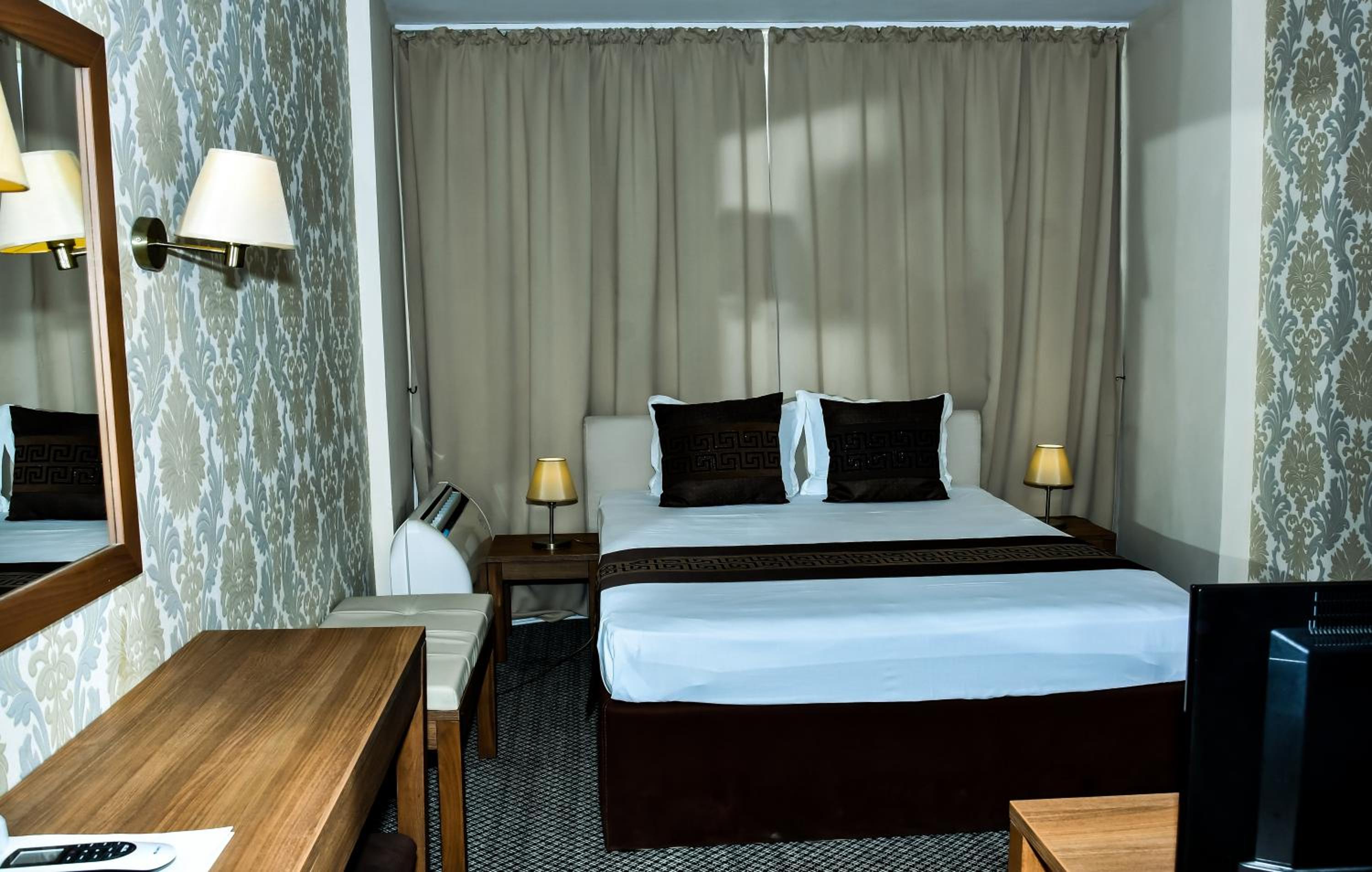 Double or Twin Room - Photo 2