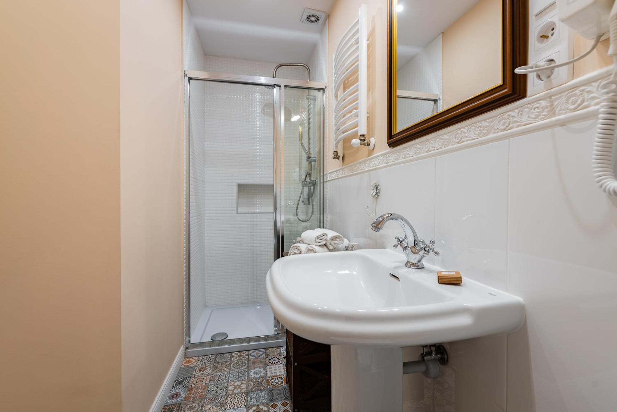 Studio Apartment - Photo 10