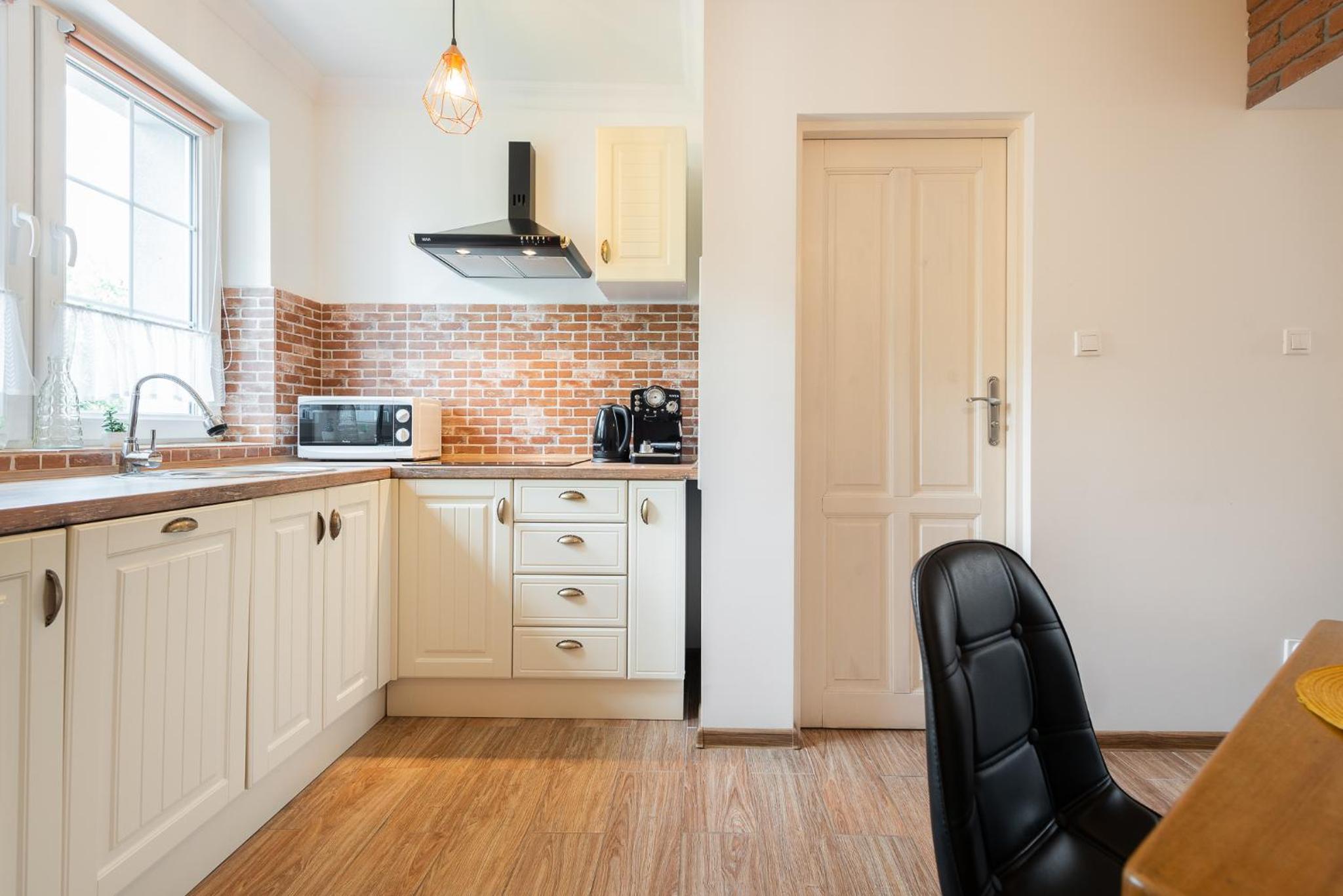 Studio Apartment - Photo 1