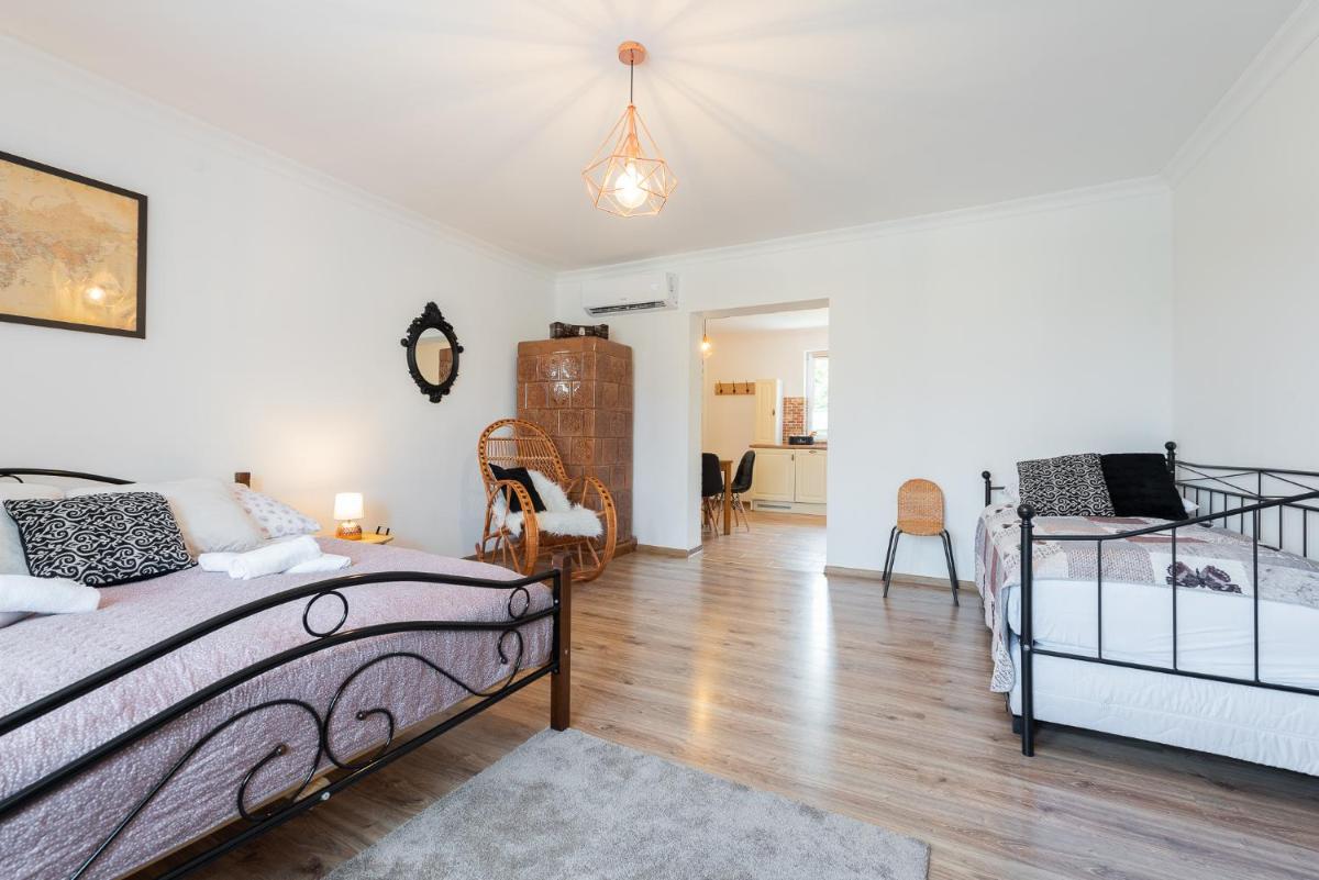 Studio Apartment - Photo 14
