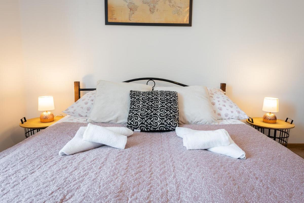 Studio Apartment - Photo 13