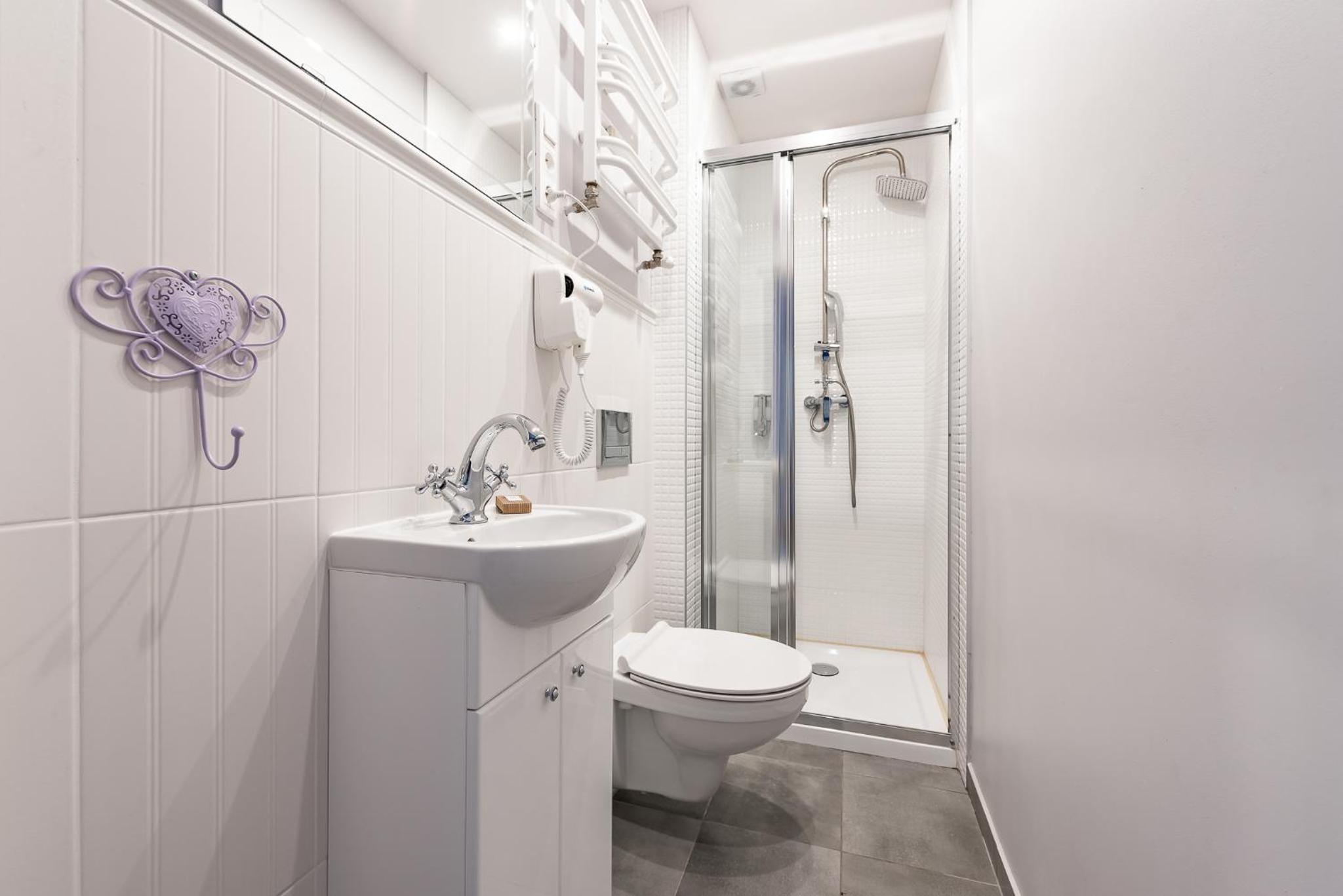 One-Bedroom Apartment - Photo 17