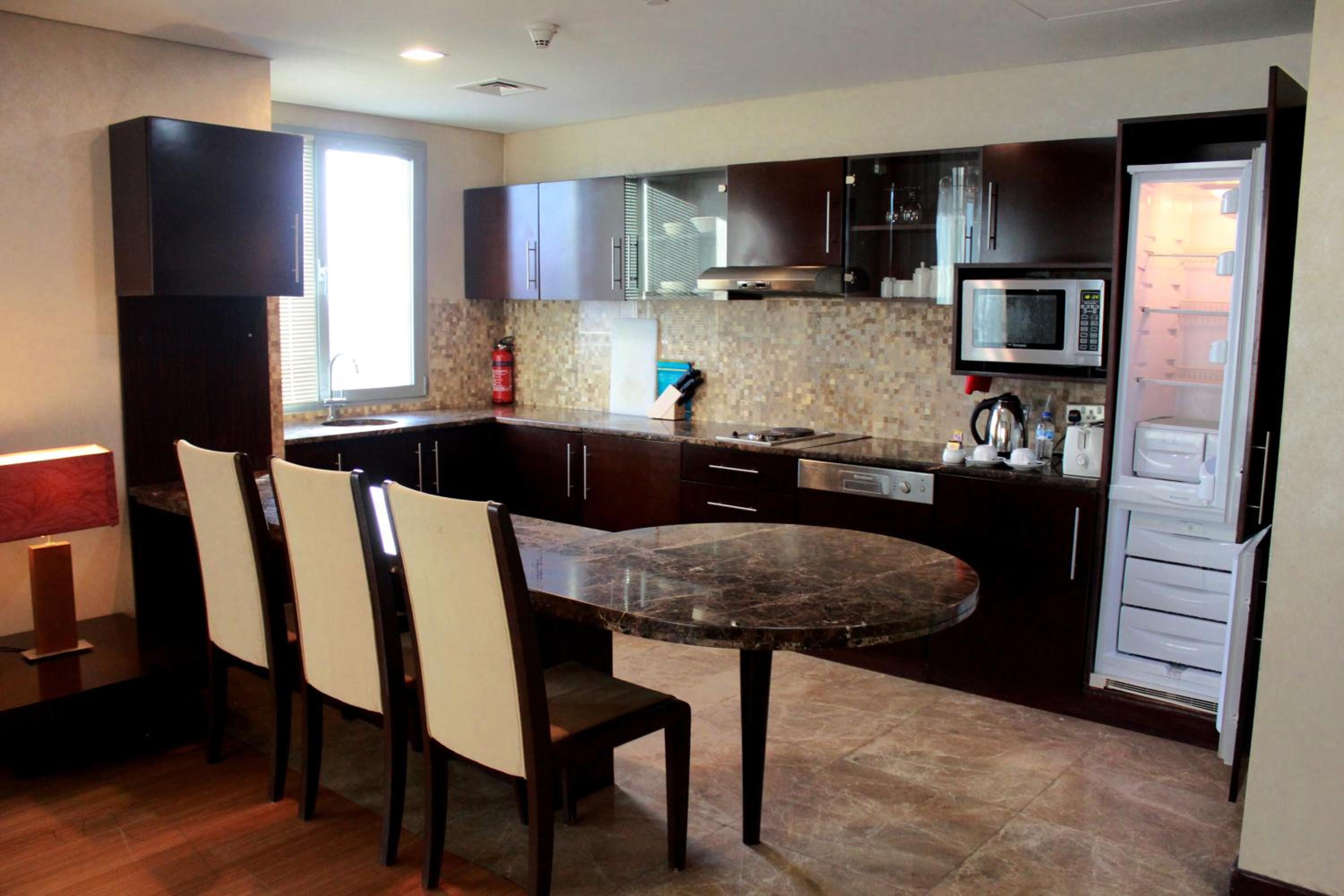 One-Bedroom Apartment with Creek View photo 3