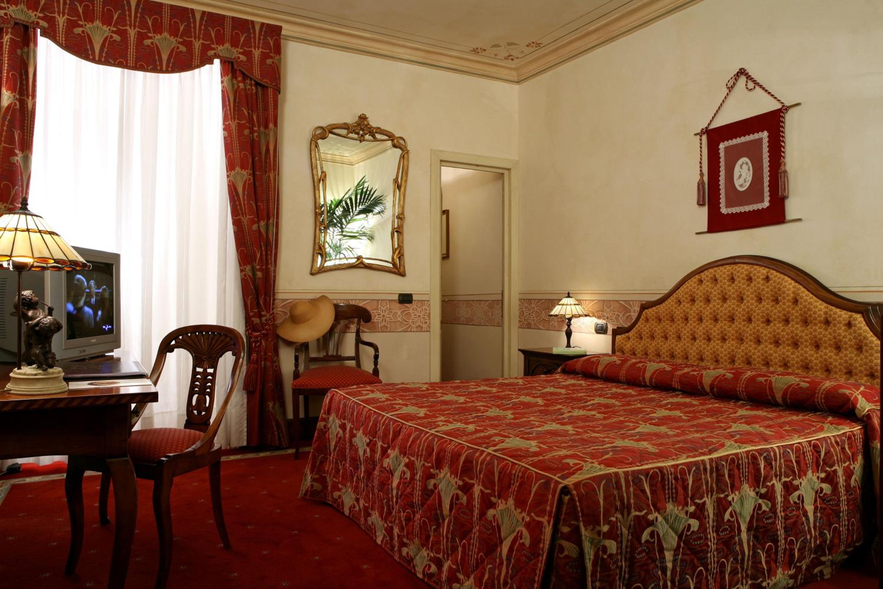 Deluxe Family Room - Photo 1
