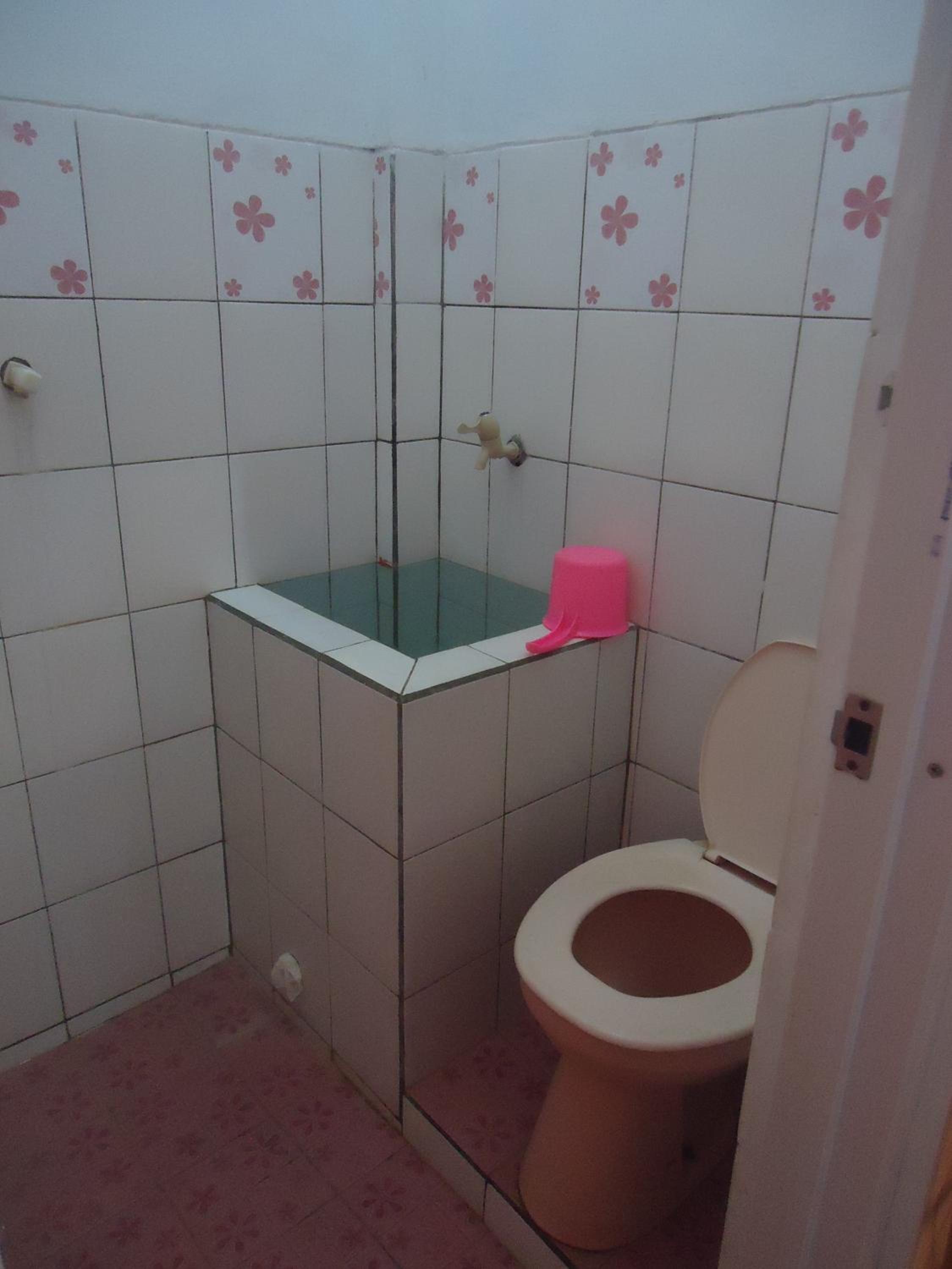 Budget Double Room - Photo 5