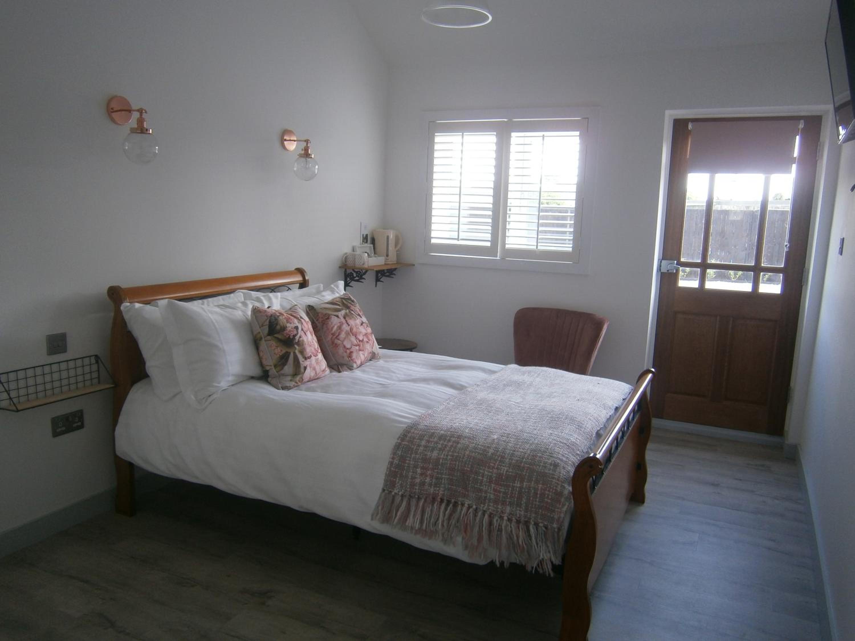 Double Room - Photo 6