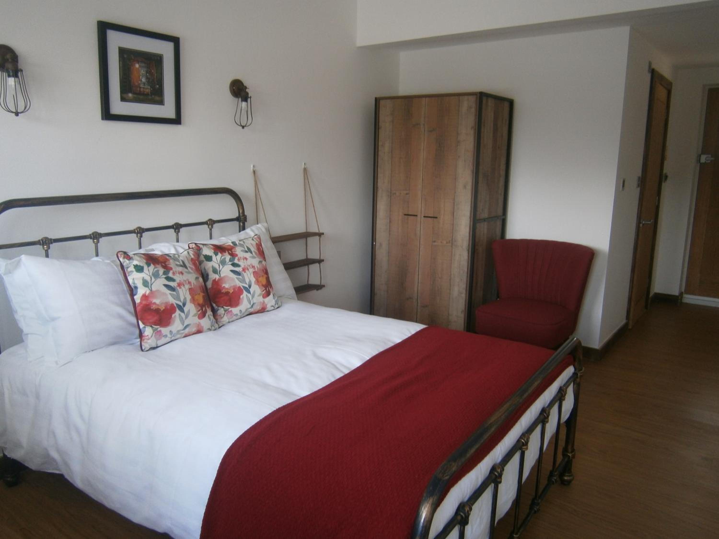 Double Room - Photo 5