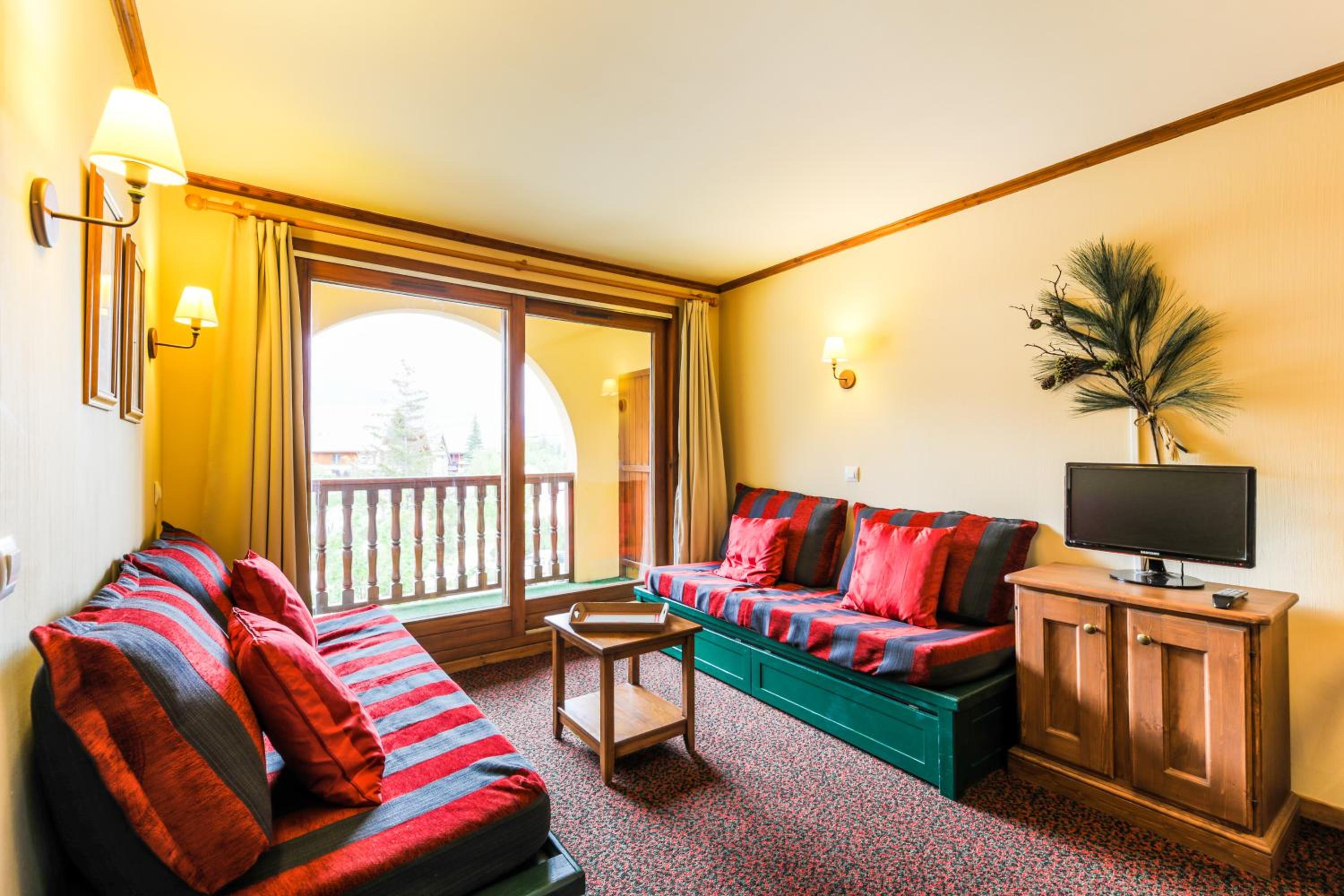 Comfort One-Bedroom Apartment (5 People)
