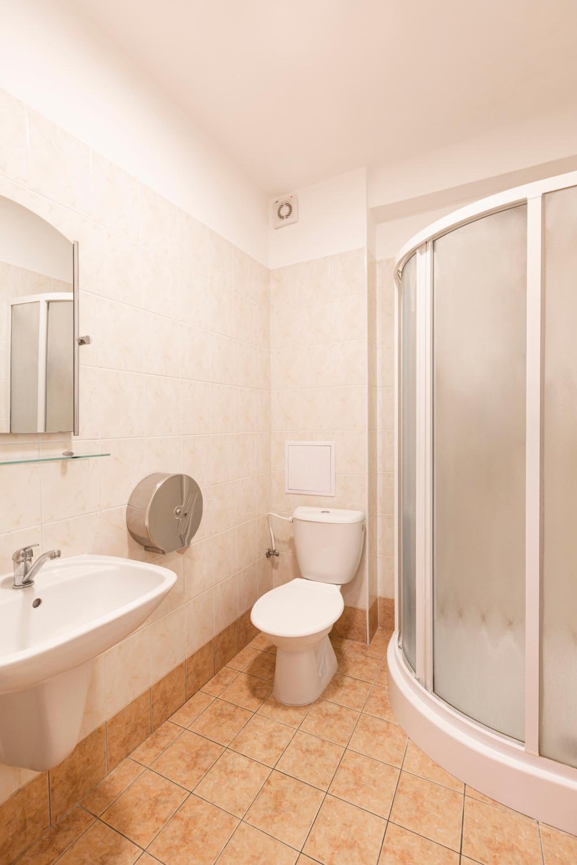 Twin Room - Photo 5