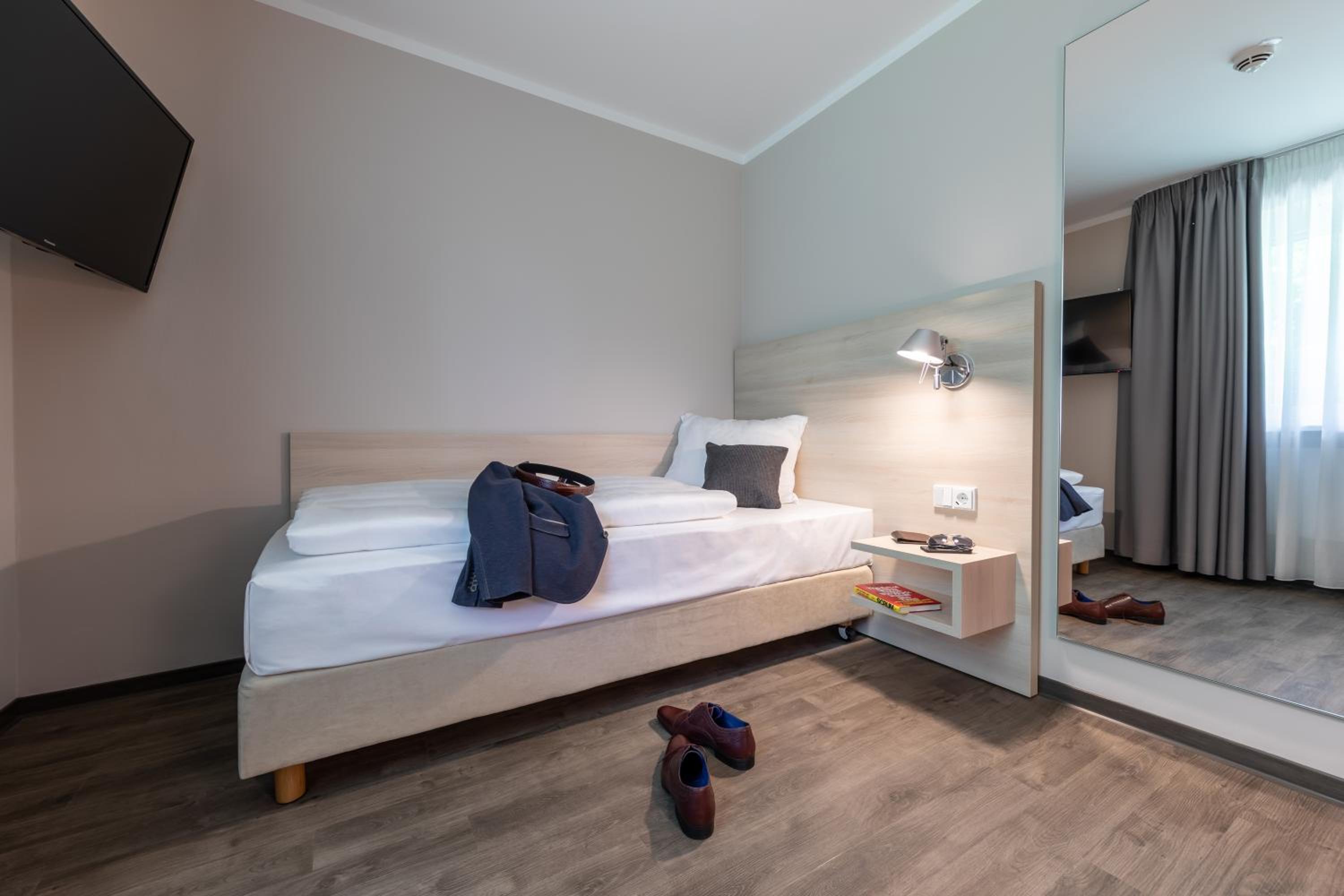 Single Room photo 3