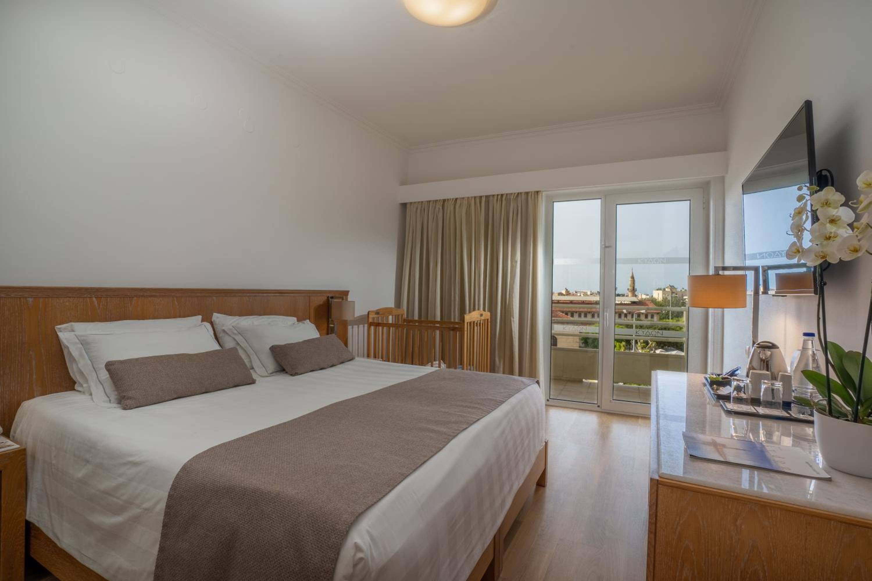 Superior Double or Twin Room with Old Town View - Photo 2