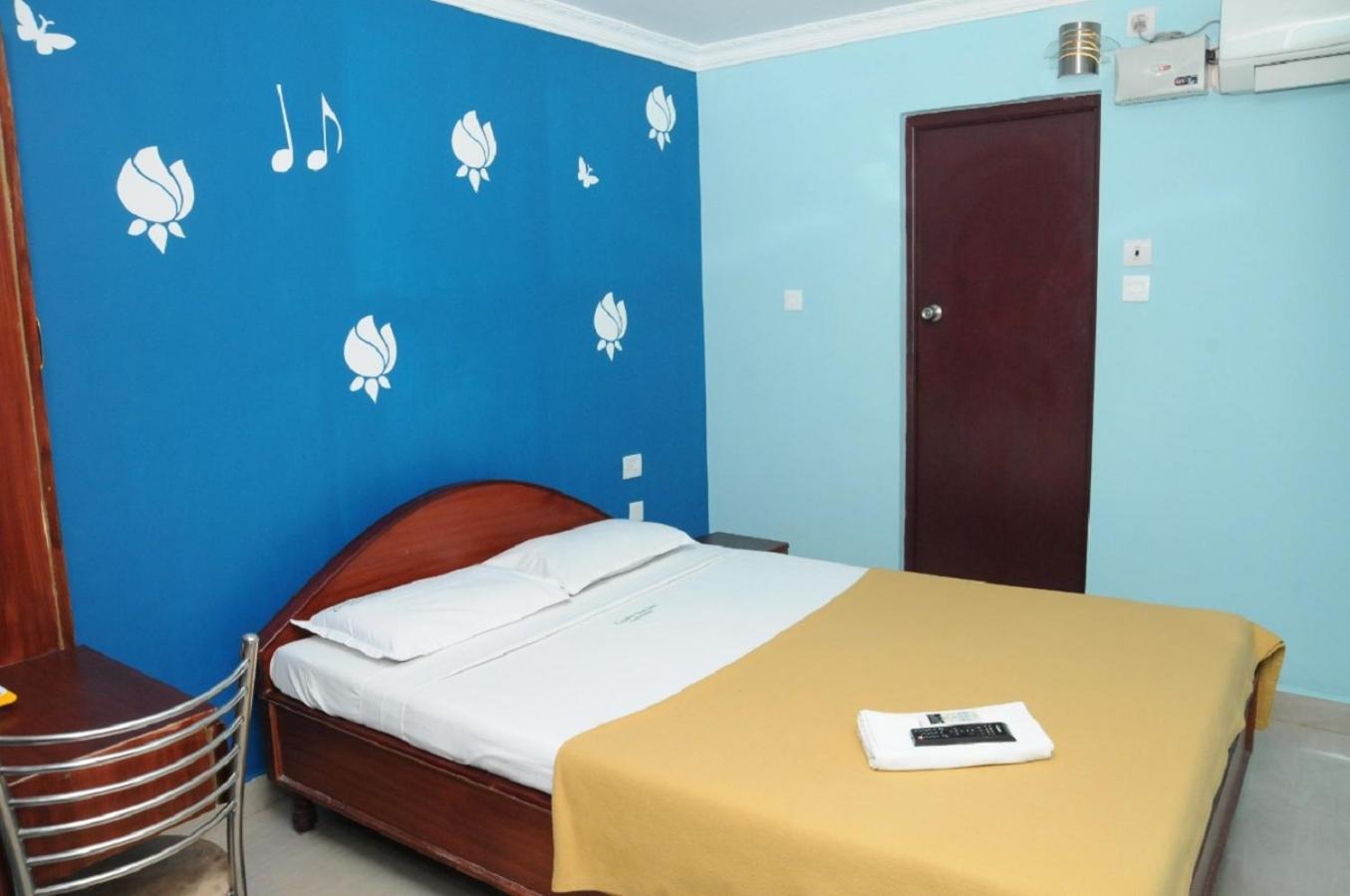 Standard Double Room - Photo 3