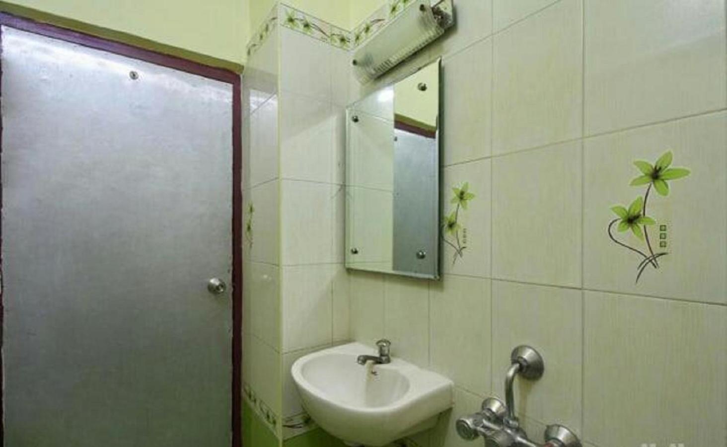 Standard Double Room - Photo 2