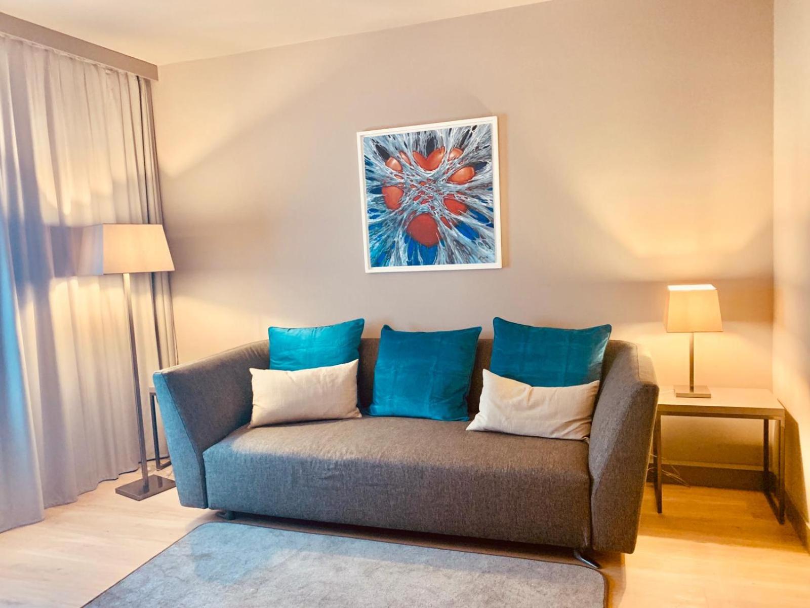 Suite - Photo 3
