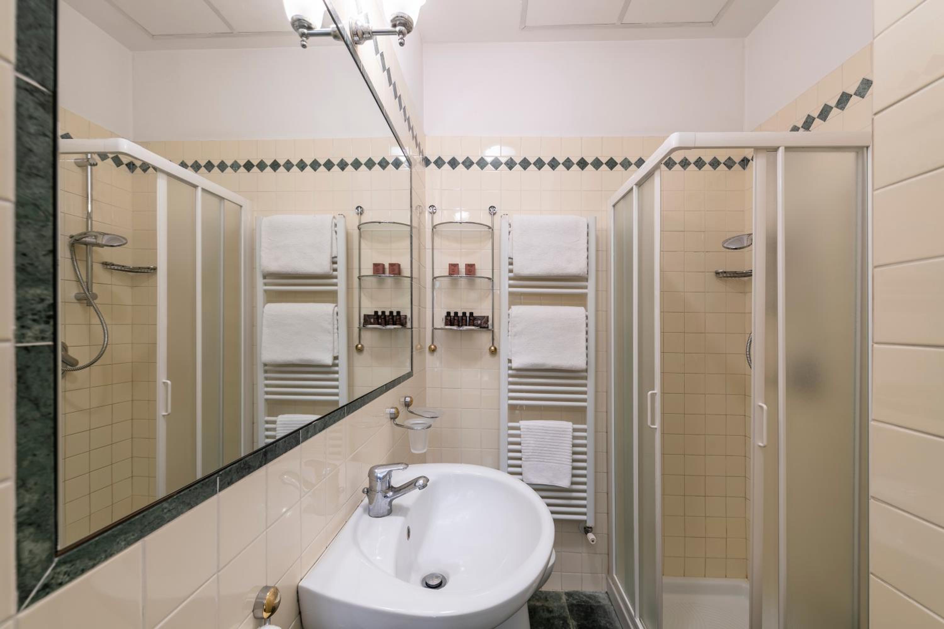 Superior Double or Twin Room with Terrace photo 2