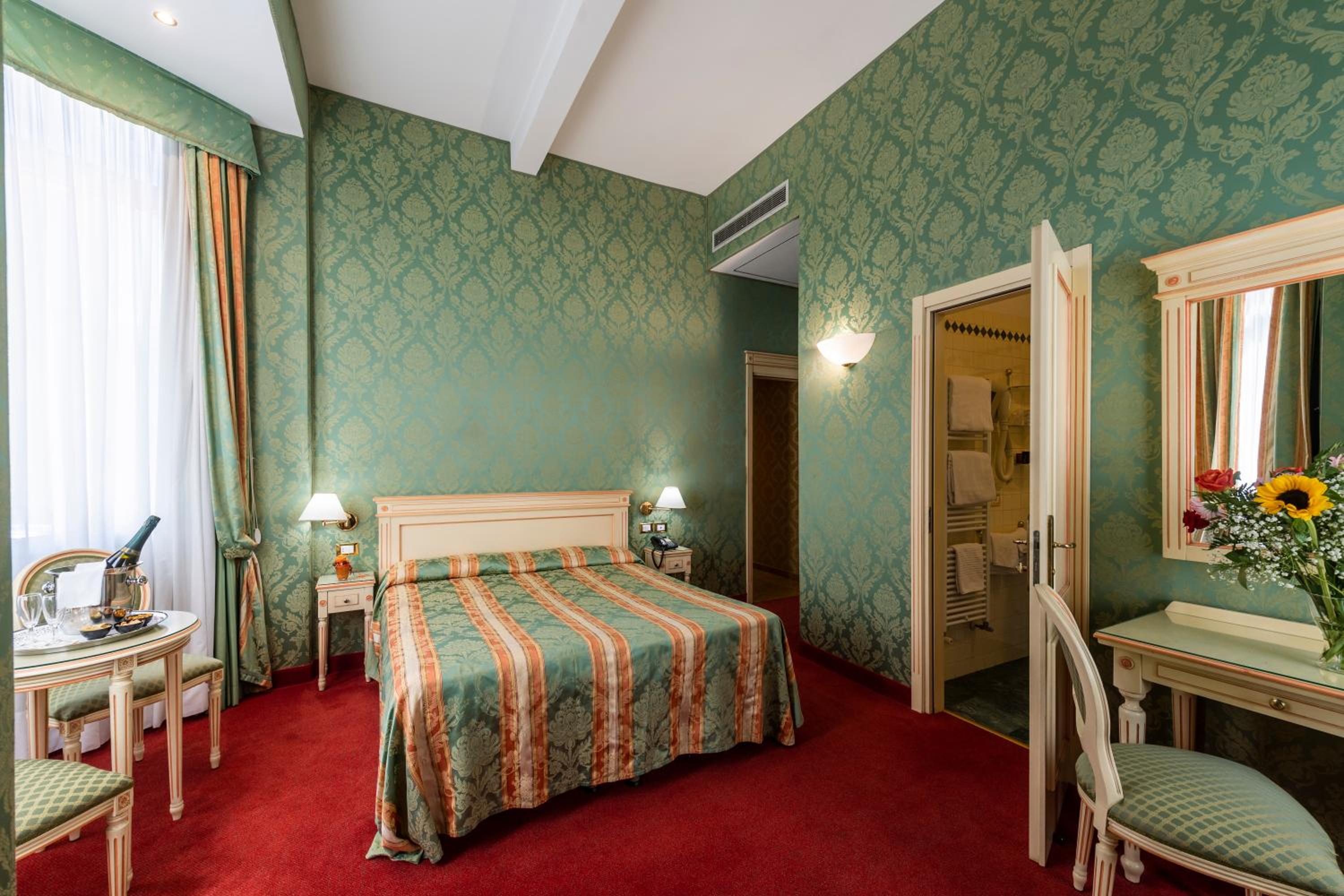 Classic Triple Room photo 3