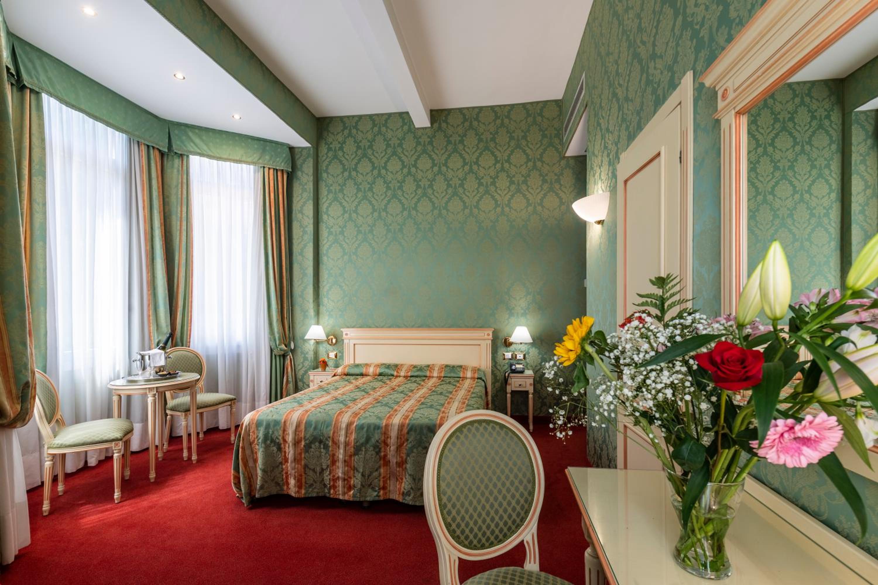 Classic Triple Room photo 2