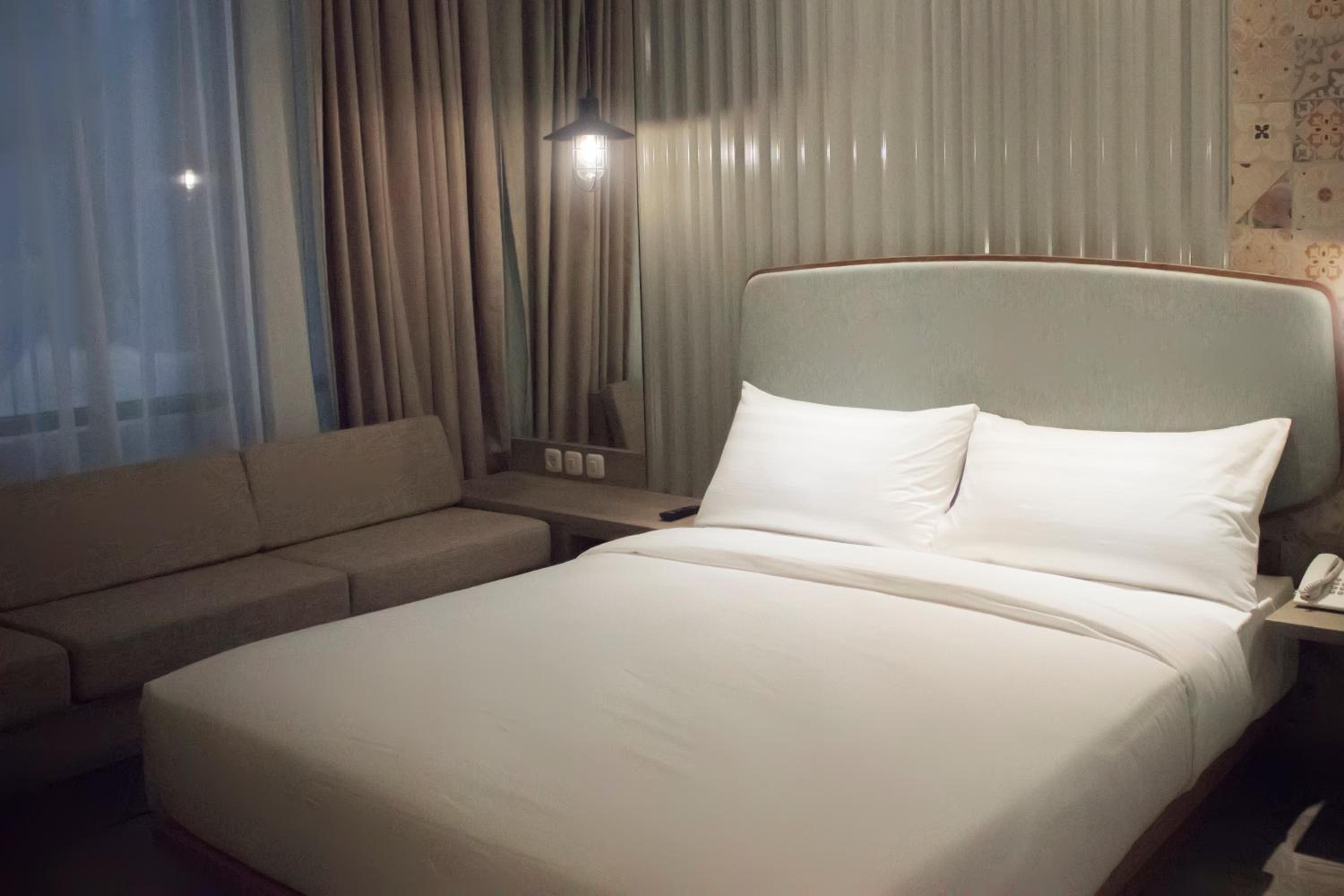 Deluxe Room - Photo 8