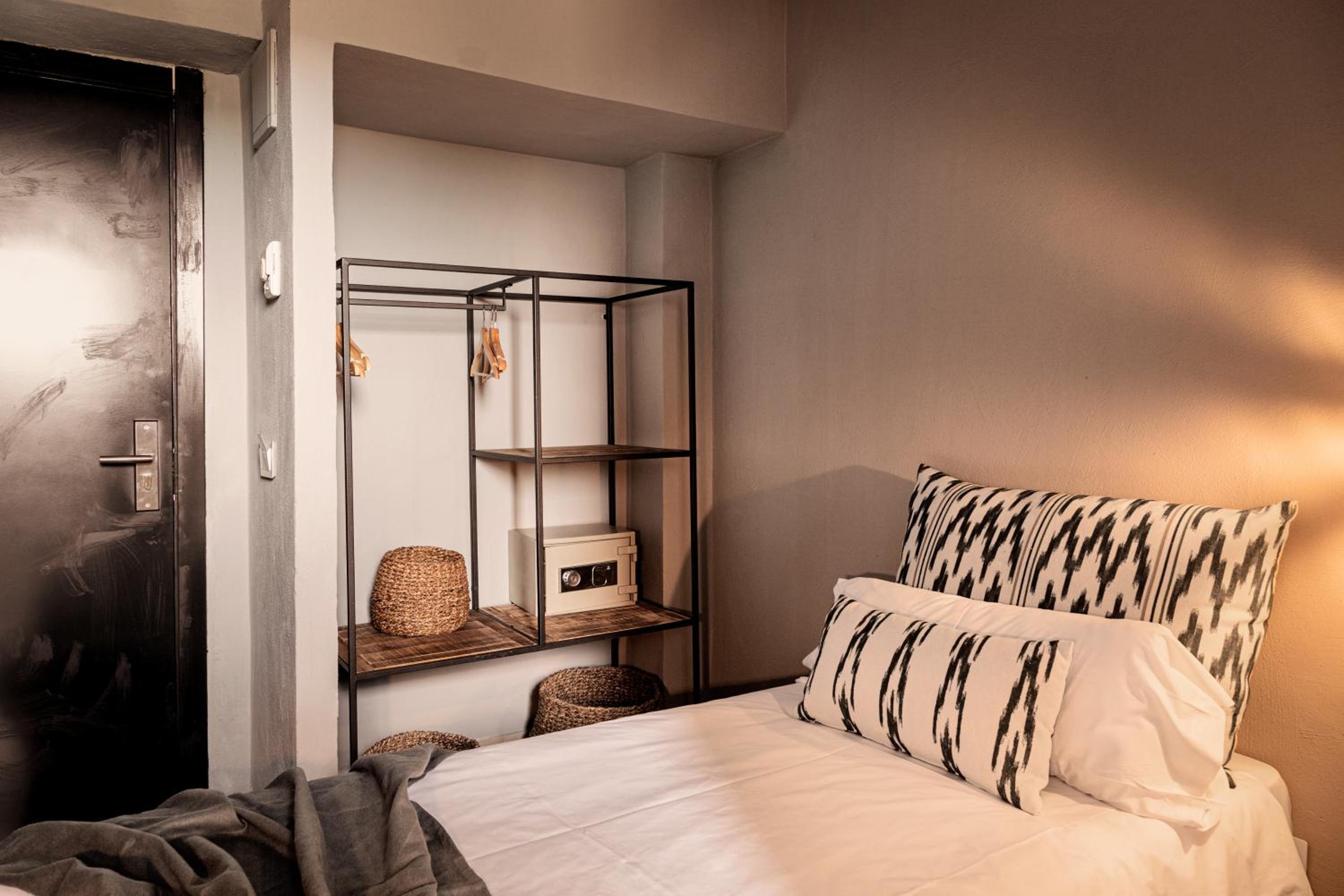 Double Caramelo Room (2 Adults)