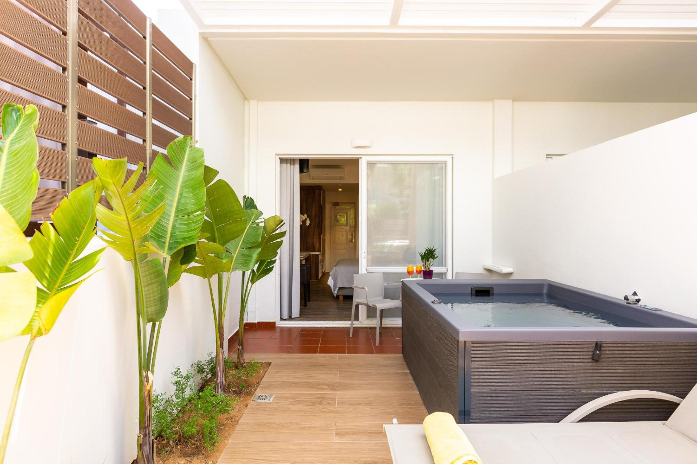 Junior Suite with Jetted Tub - Photo 3