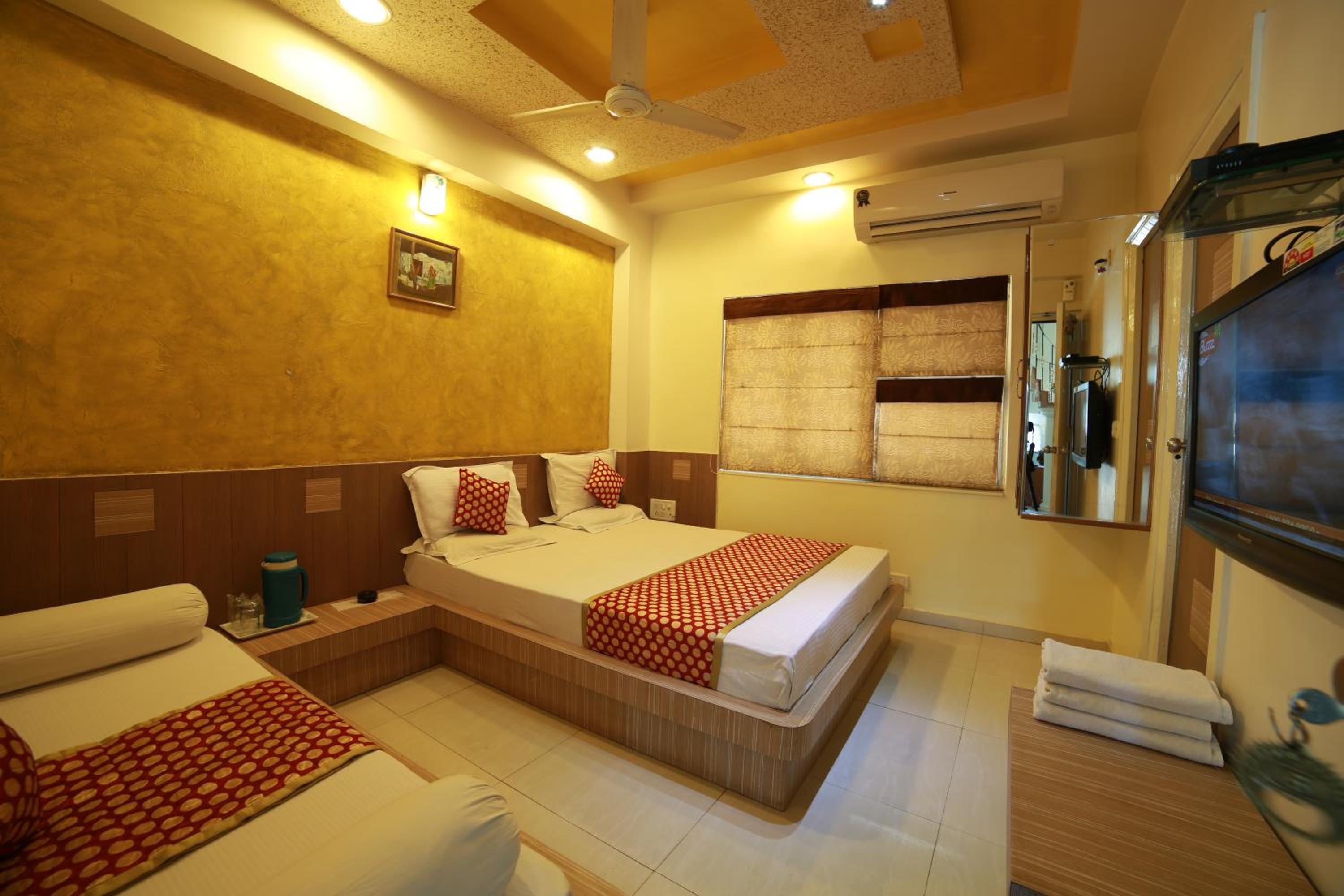 Deluxe Ac Room - Photo 12
