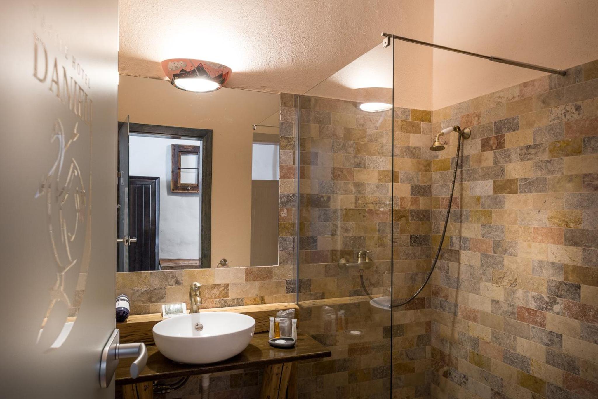Standard Double or Twin Room photo 3