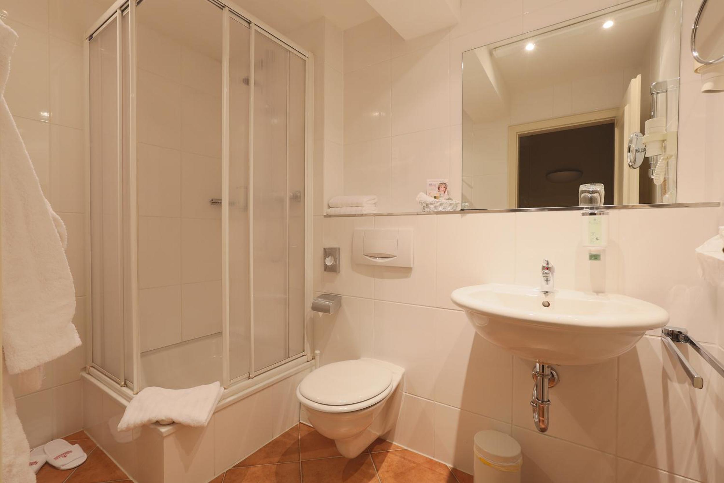 Single Room photo 3