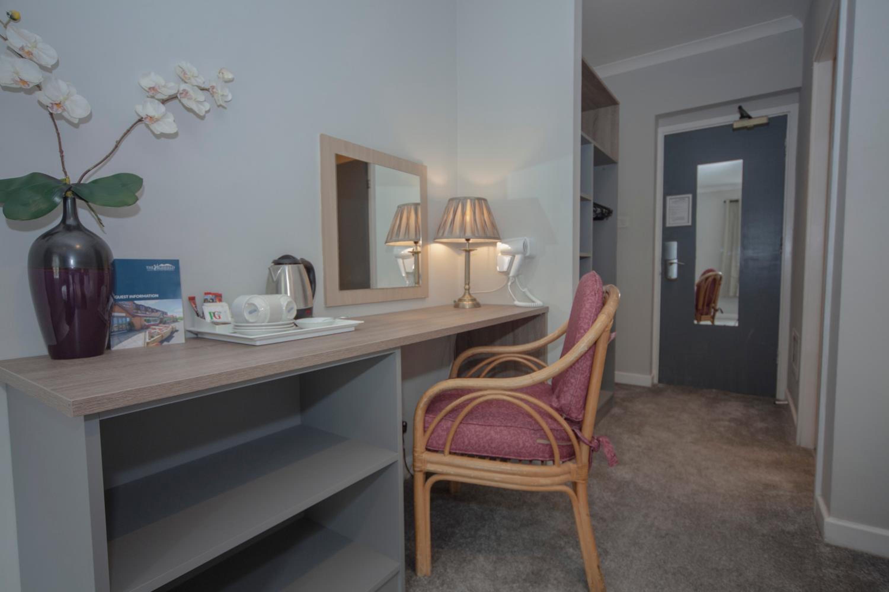 Family Room - Photo 2