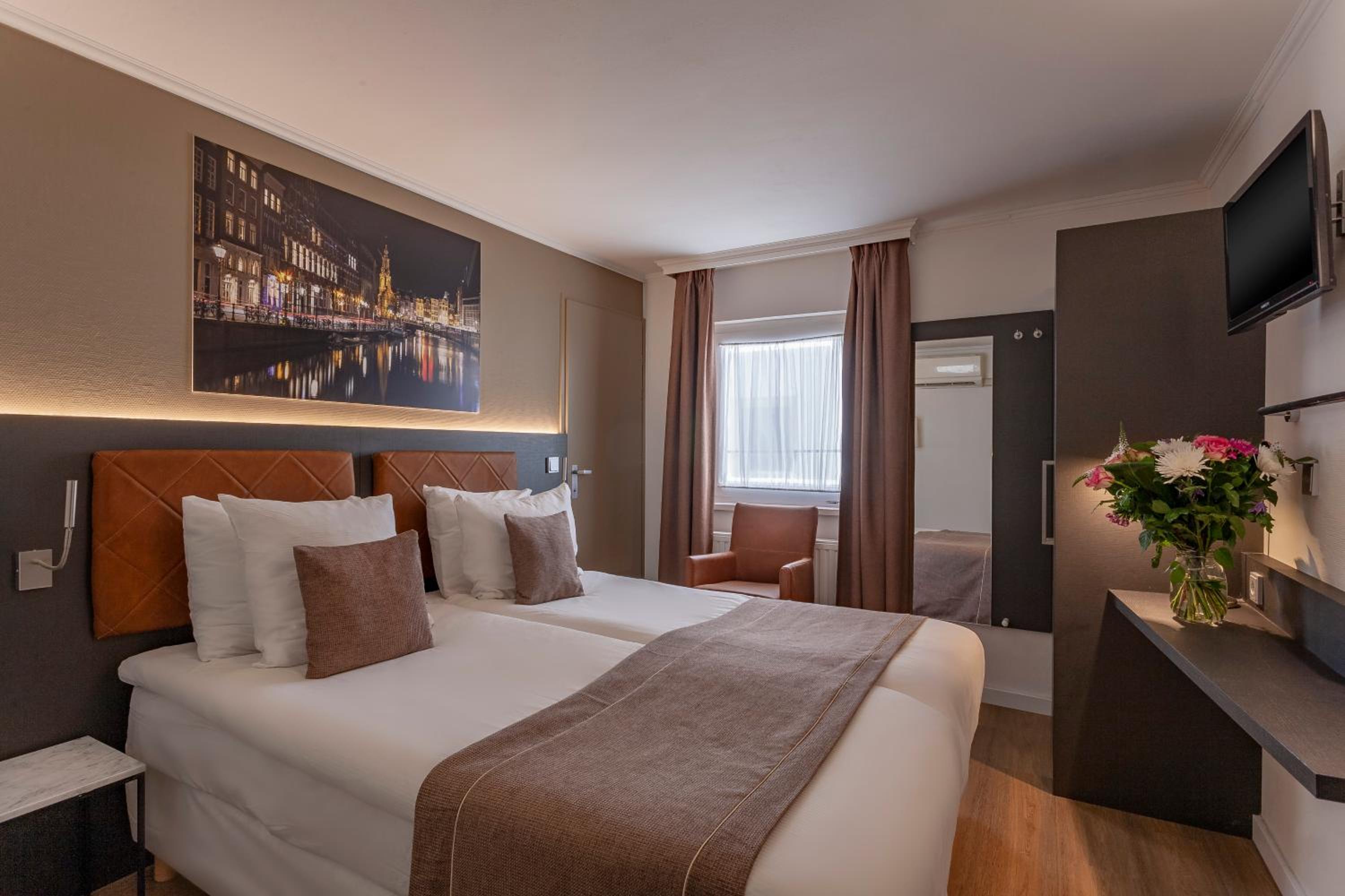 Double or Twin Room photo 3