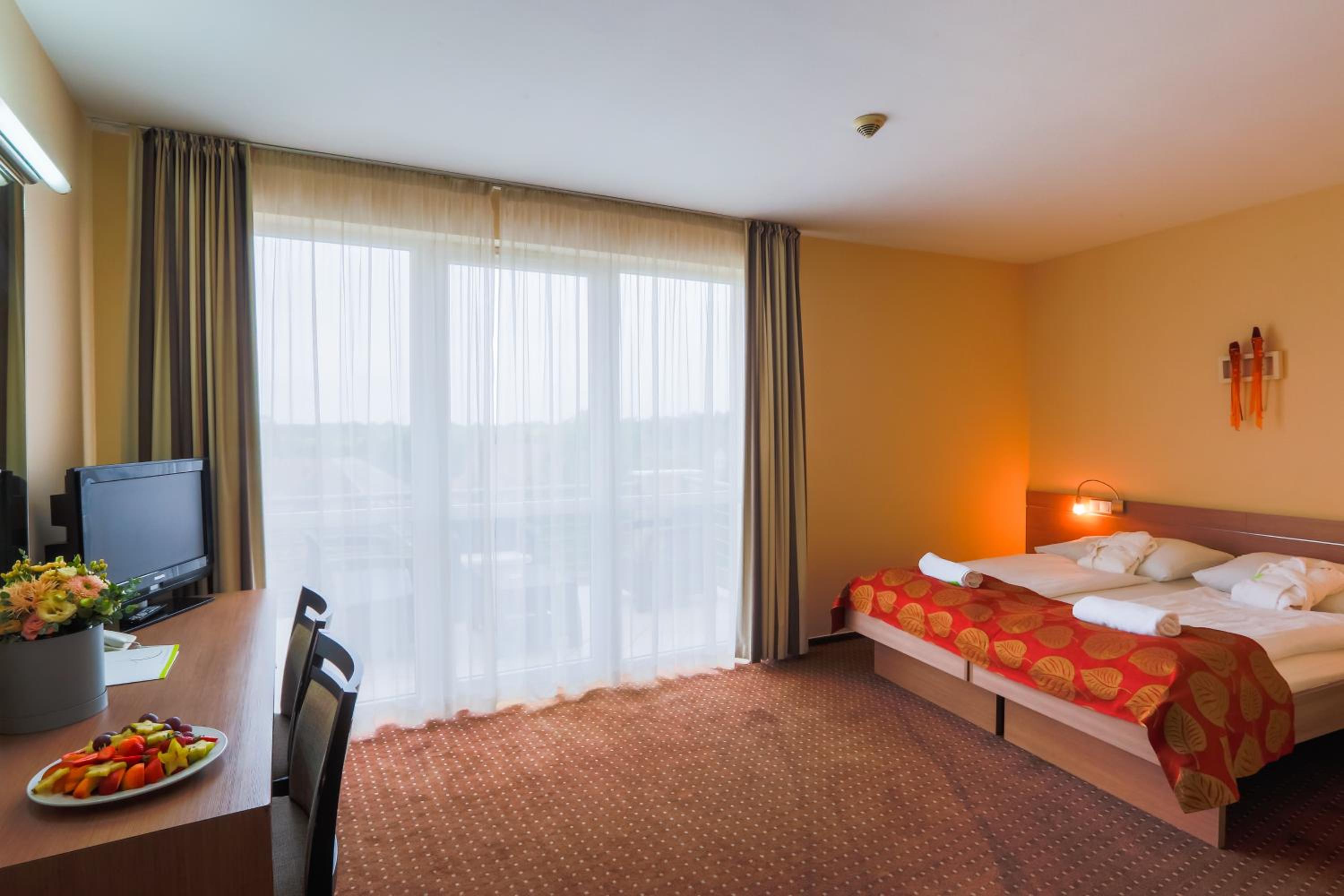 Double Room - Photo 3