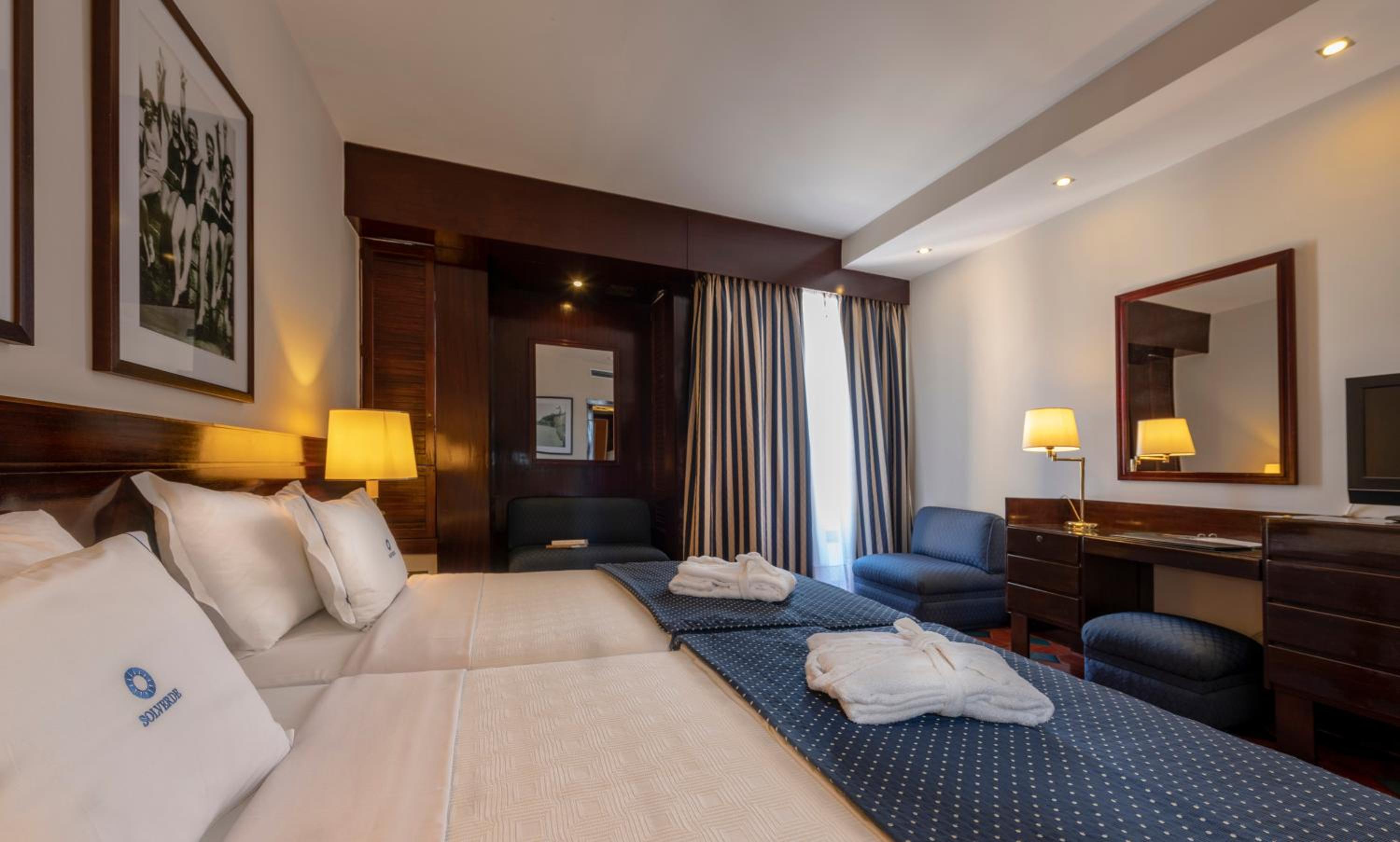 Double or Twin Room with Land View - Photo 3