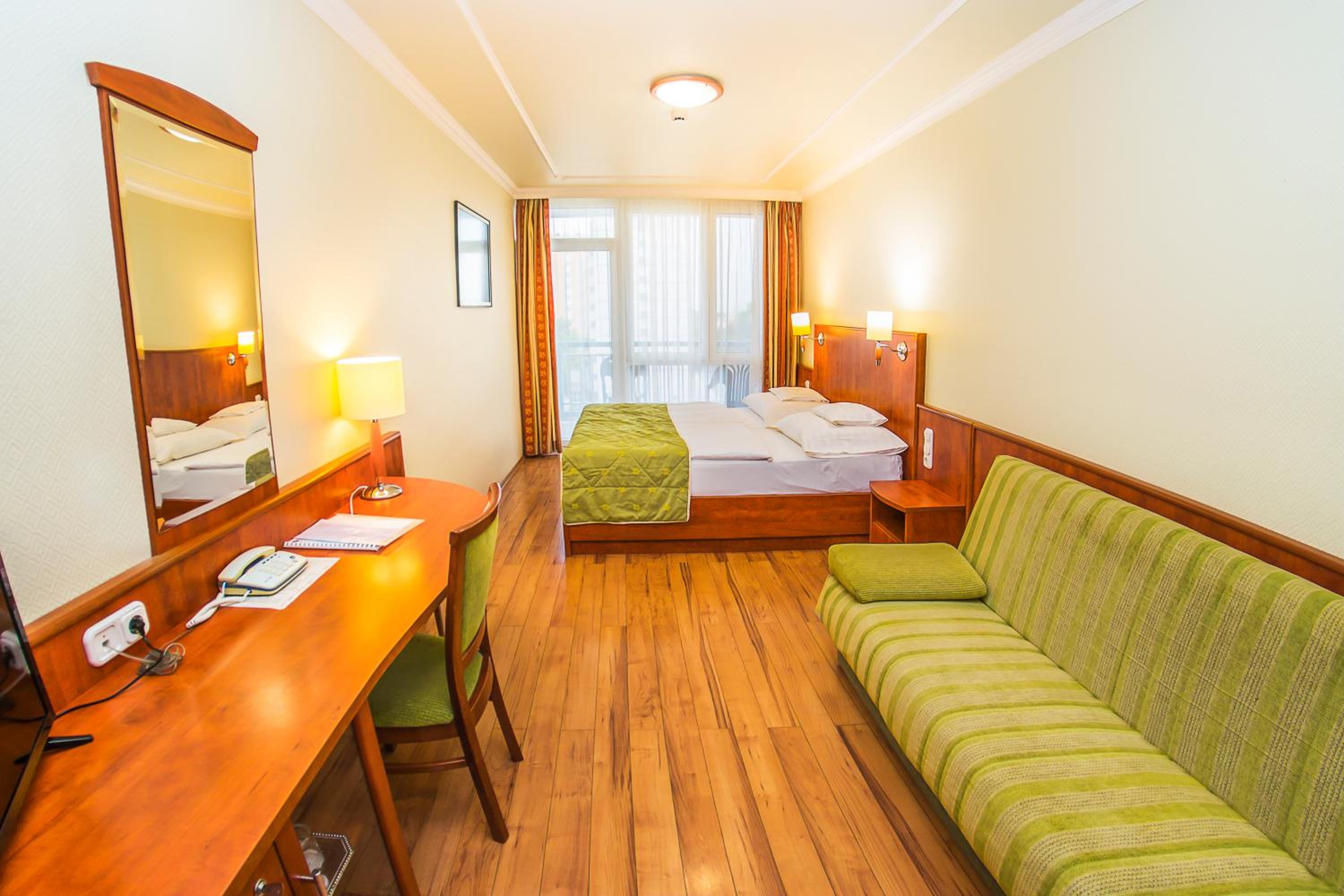 Standard Double or Twin Room with Balcony - Main Building photo 3