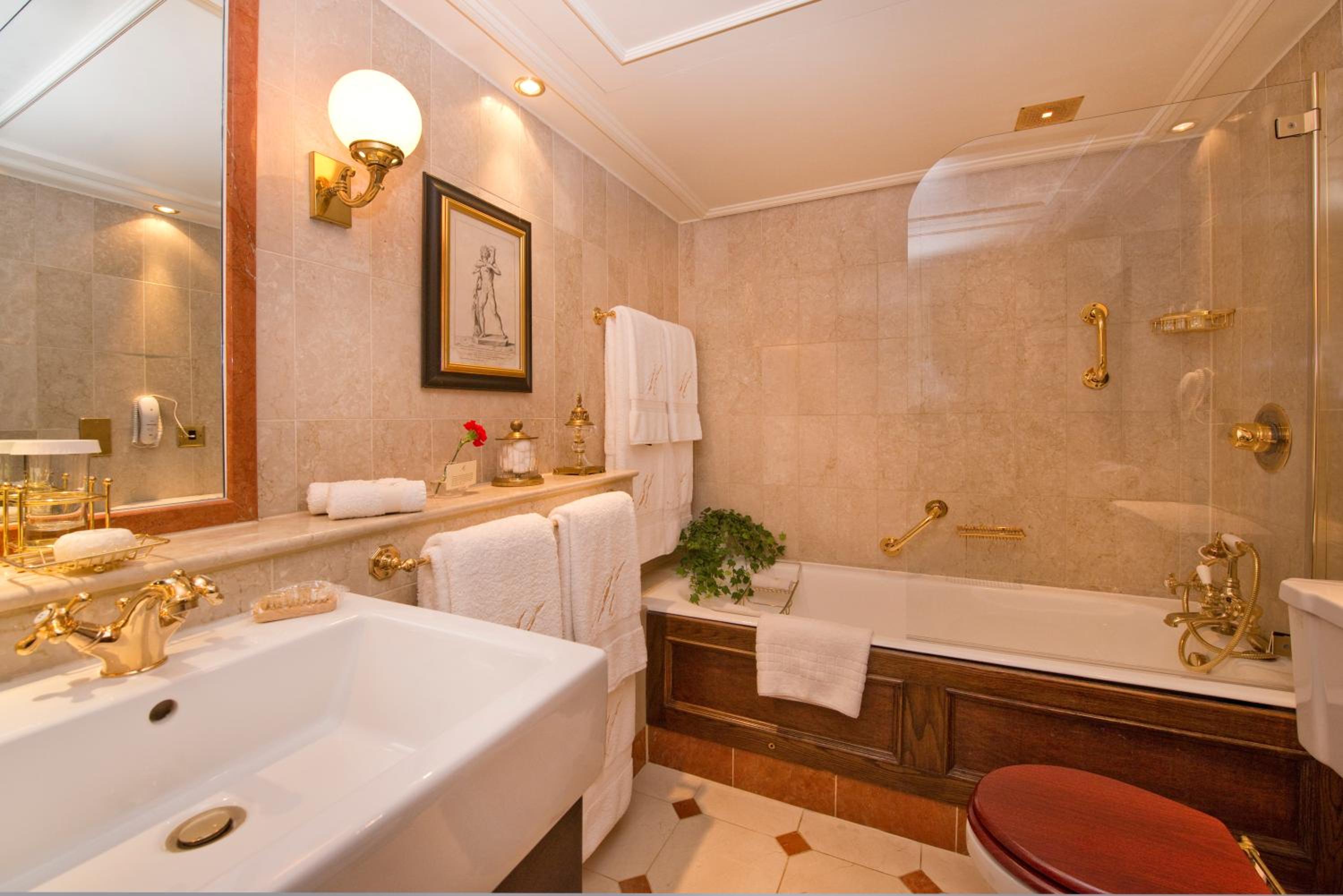 Executive Suite thumbnail 5