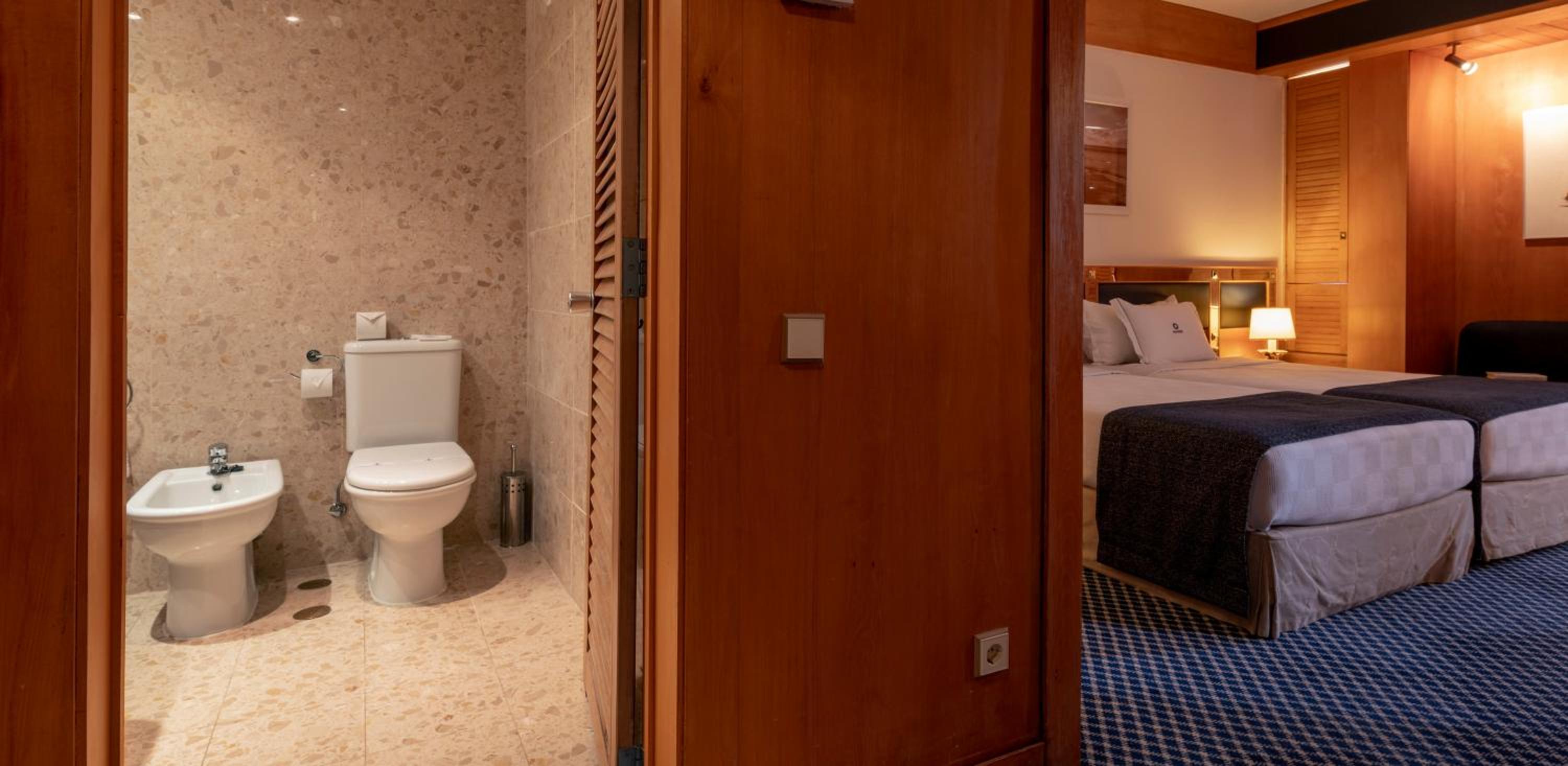 Suite - Photo 7