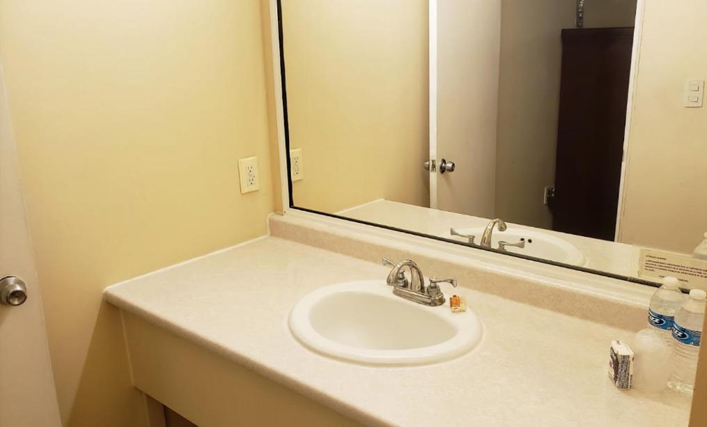 Twin Room - Photo 2