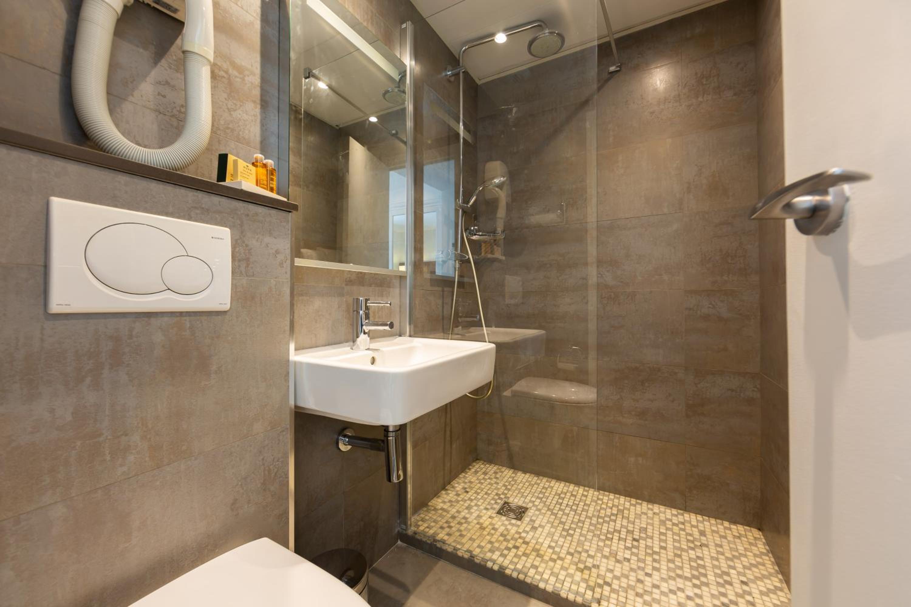 Two Adjacent Standard Double Rooms photo 3
